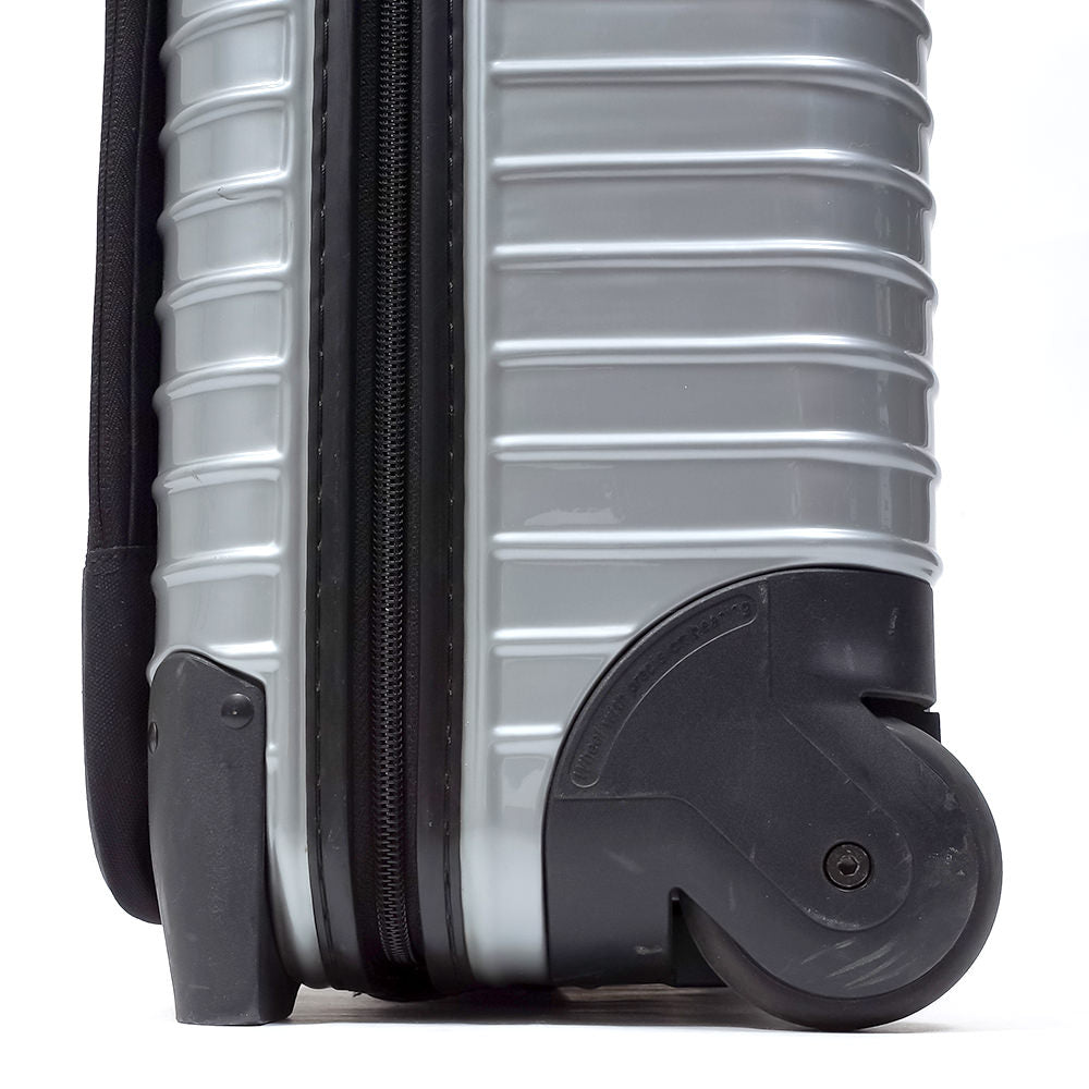 ルフトハンザ リモワ ボレロ 中古商品 821.90-4 23リットル 2輪