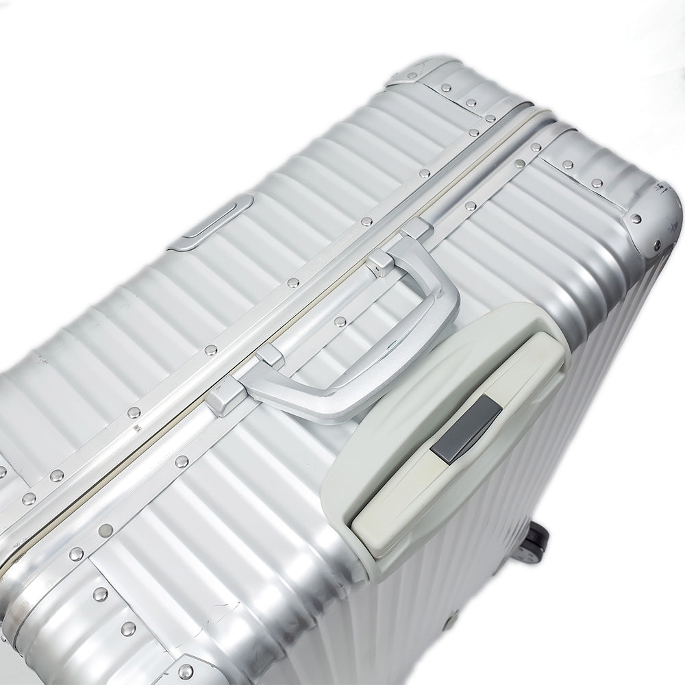 リモワ トパーズ 中古商品 932.77-3 104リットル 4輪