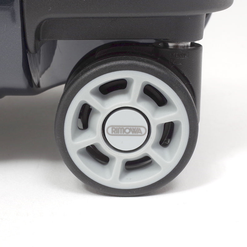 リモワ サルサ エアー 820.42.25.4 在庫商品 22リットル 4輪