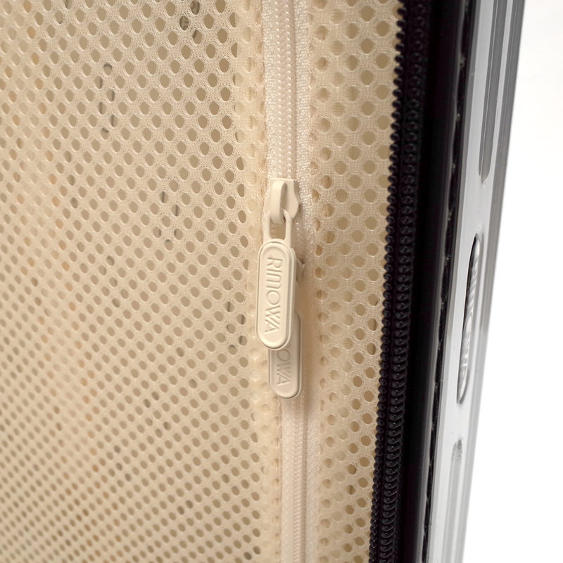 リモワ サルサエアー限定カラー 在庫商品 820.90.26.3 38リットル 4輪