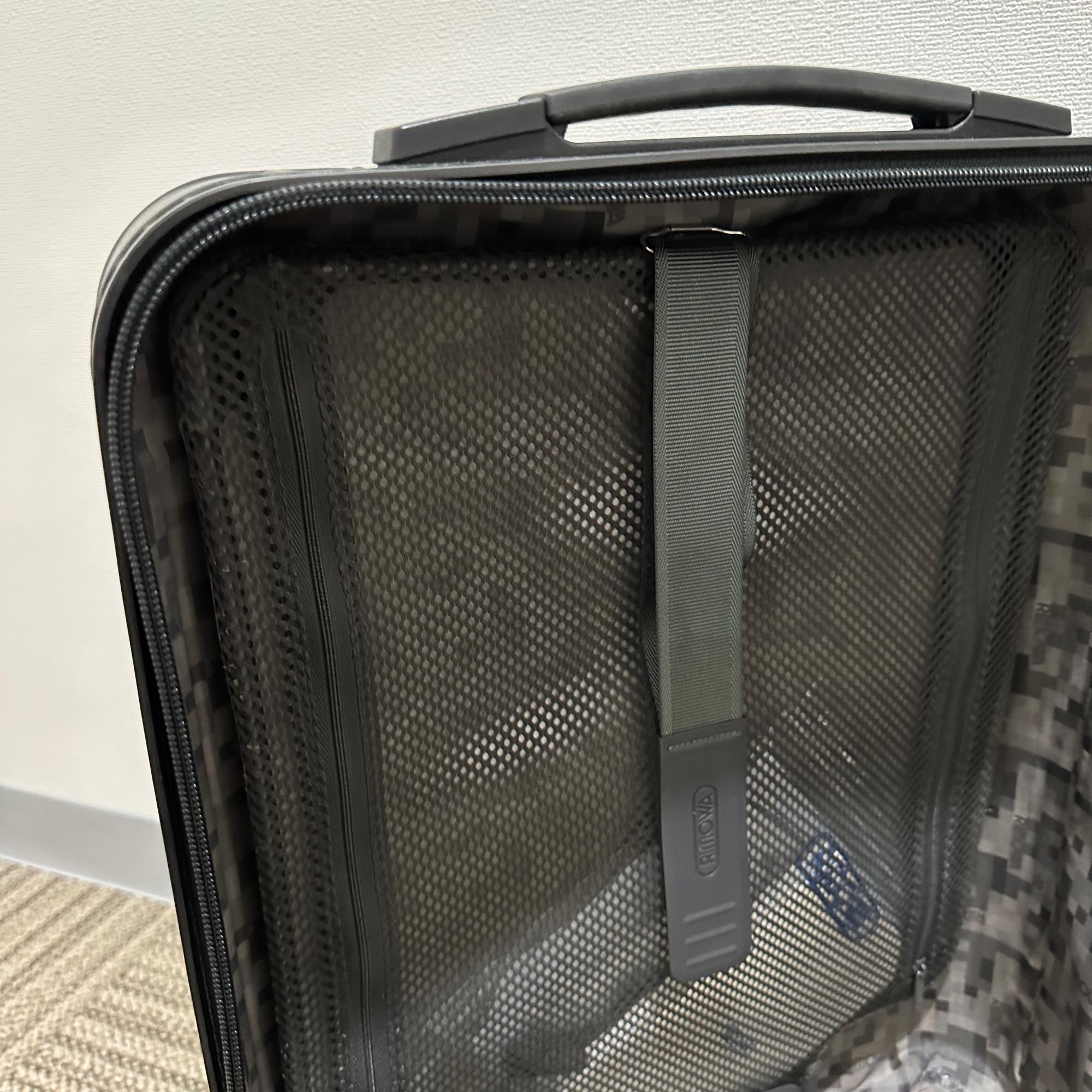 【ジャンク】リモワ サルサ 811.52.32.4 ジャンク商品 32リットル 4輪