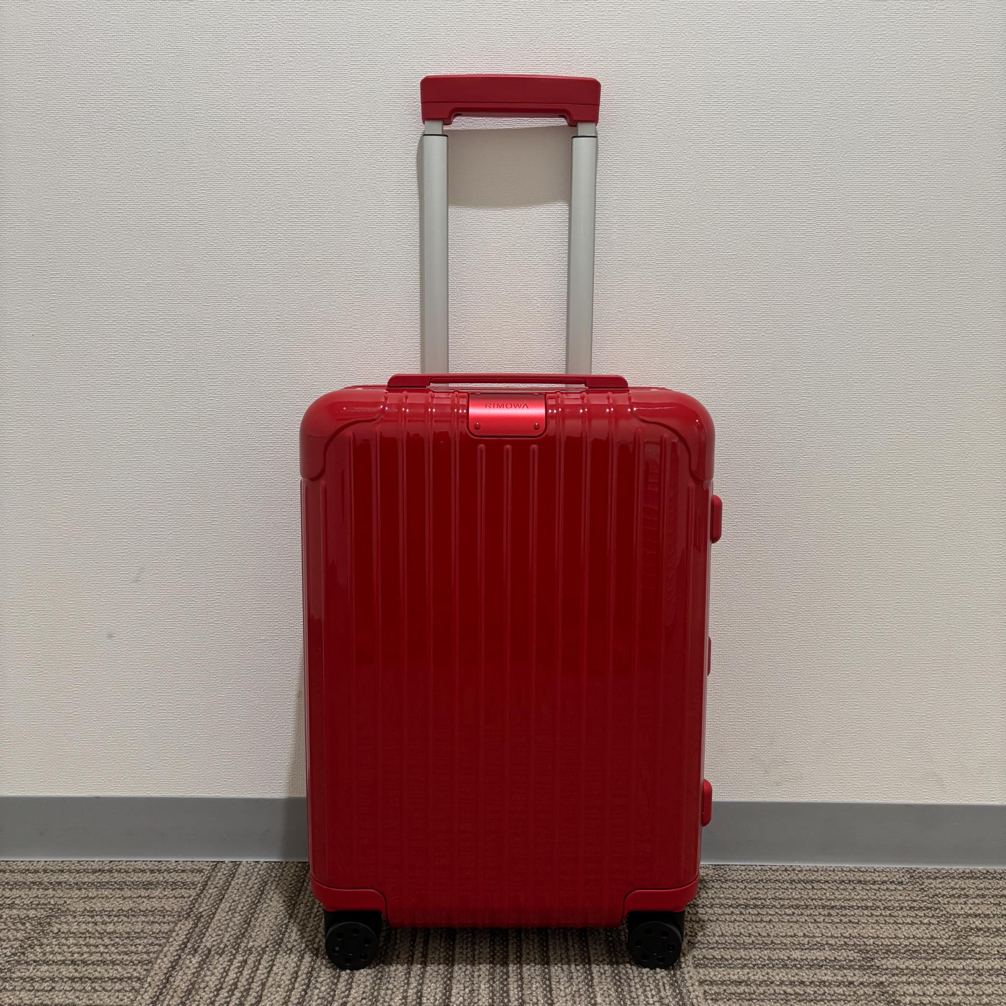 リモワ エッセンシャル 832.52.65.4 キャビンS アウトレット品 34L レッド