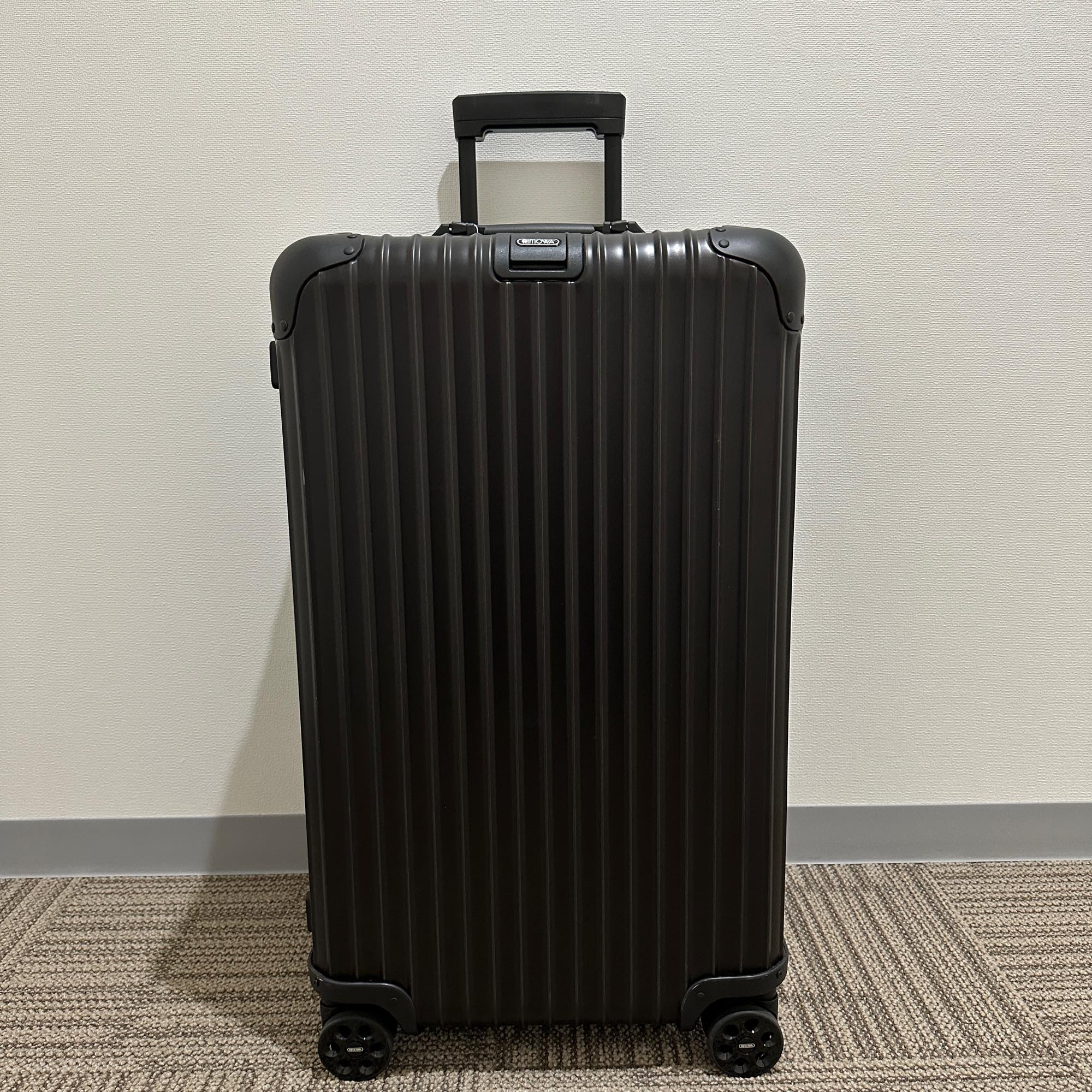 リモワ トパーズ ステルス 電子タグ アウトレット品 923.75.01.5 89リットル 4輪