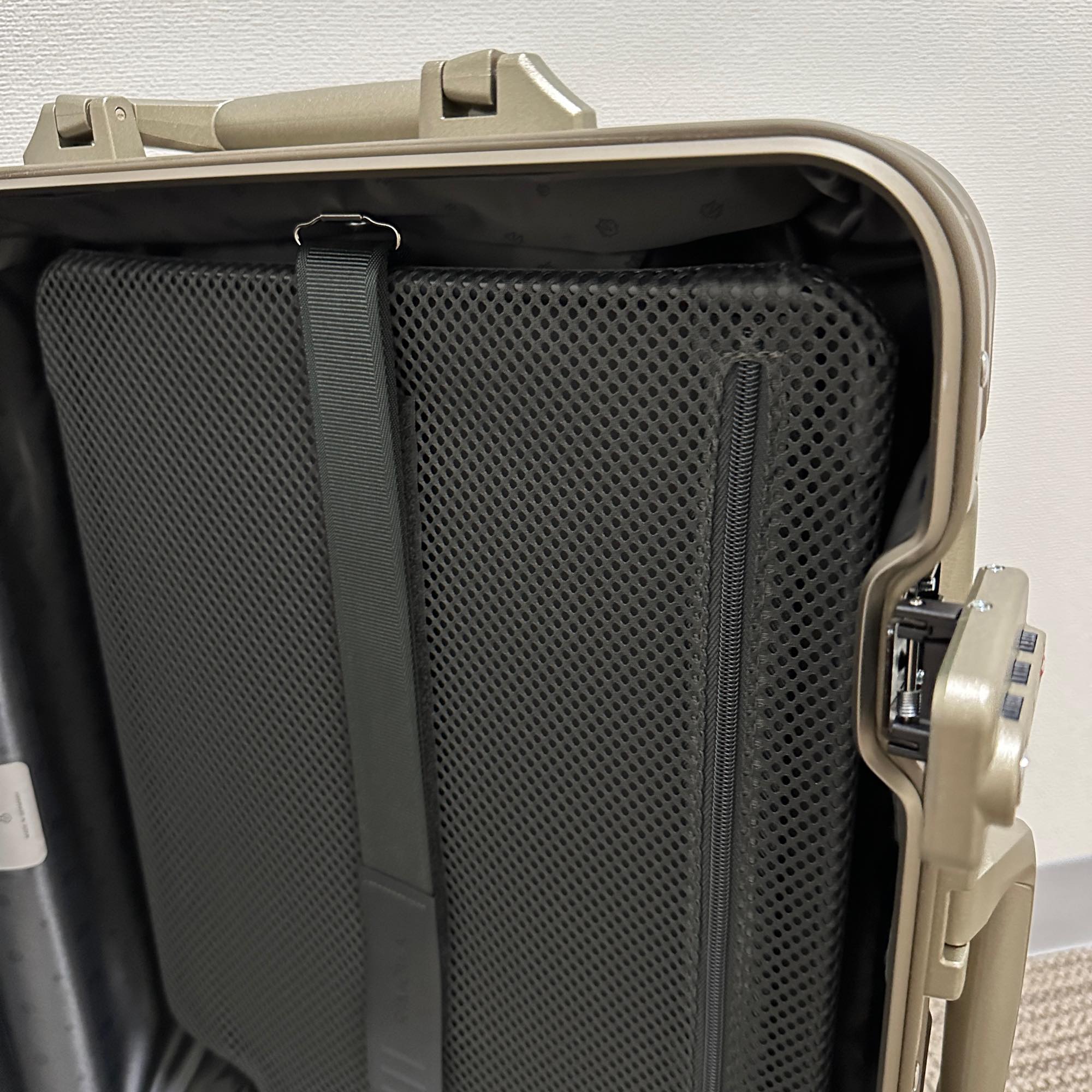 リモワ オリジナル 925.52.04.4 キャンビンS ゴールド アウトレット品 31リットル 4輪