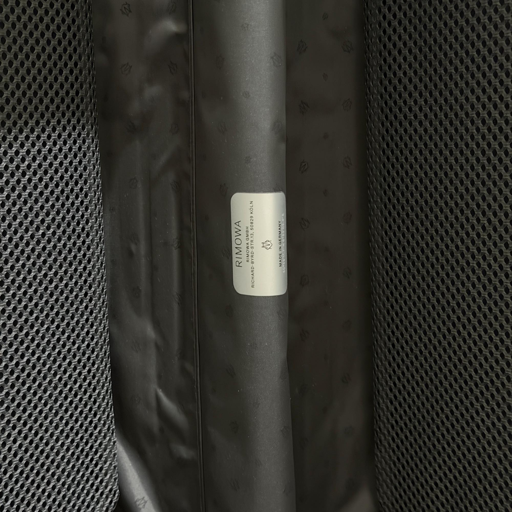 リモワ オリジナル 925.53.00.4-2 キャビン 在庫商品 35リットル 4輪