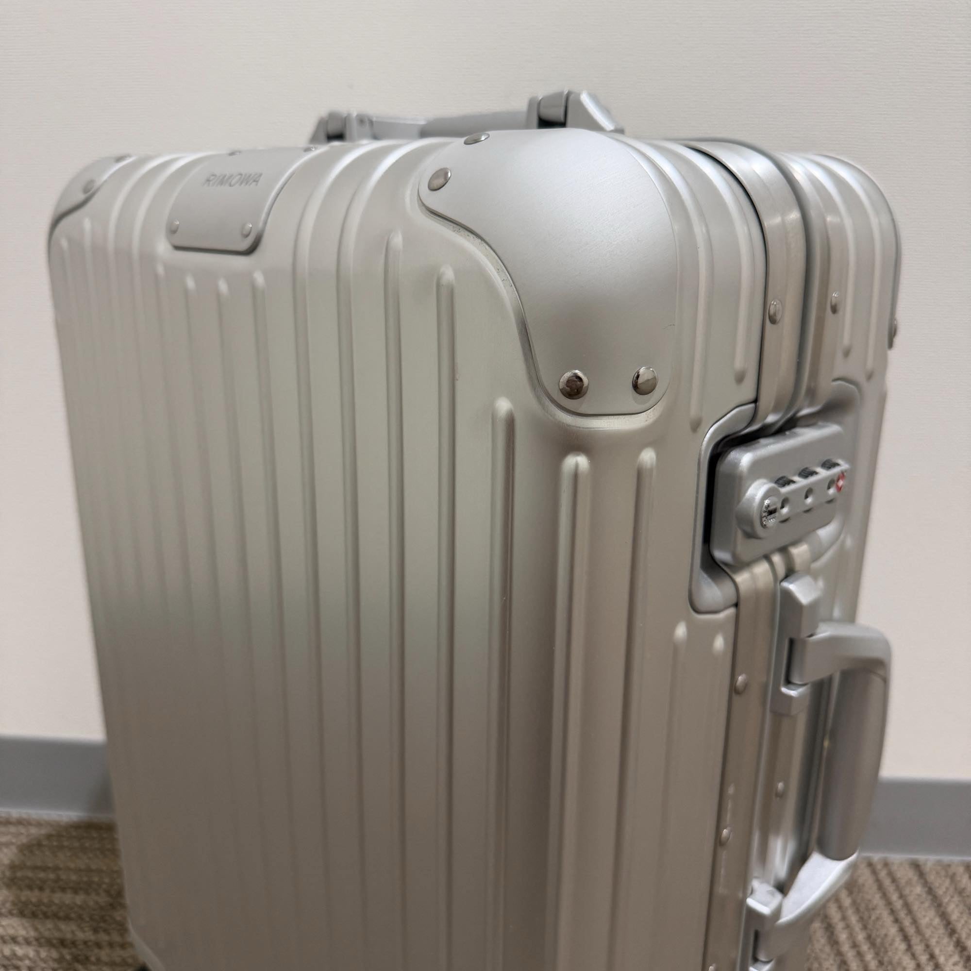 リモワ オリジナル 925.53.00.4-2 キャビン 在庫商品 35リットル 4輪