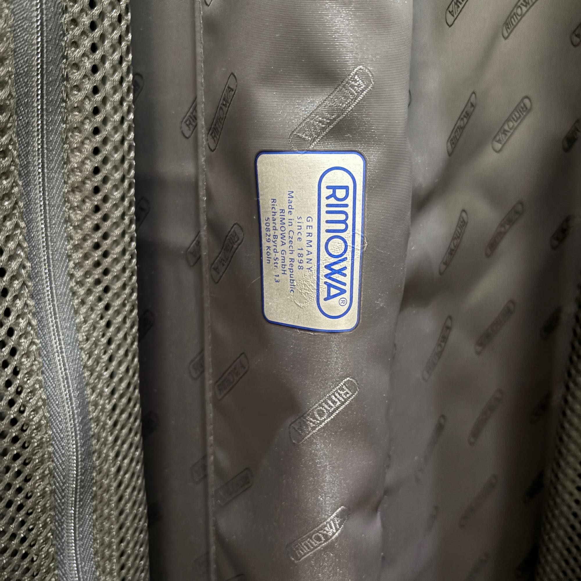 リモワ サルサ デラックス 830.77.50.4 97リットル 新品 4輪