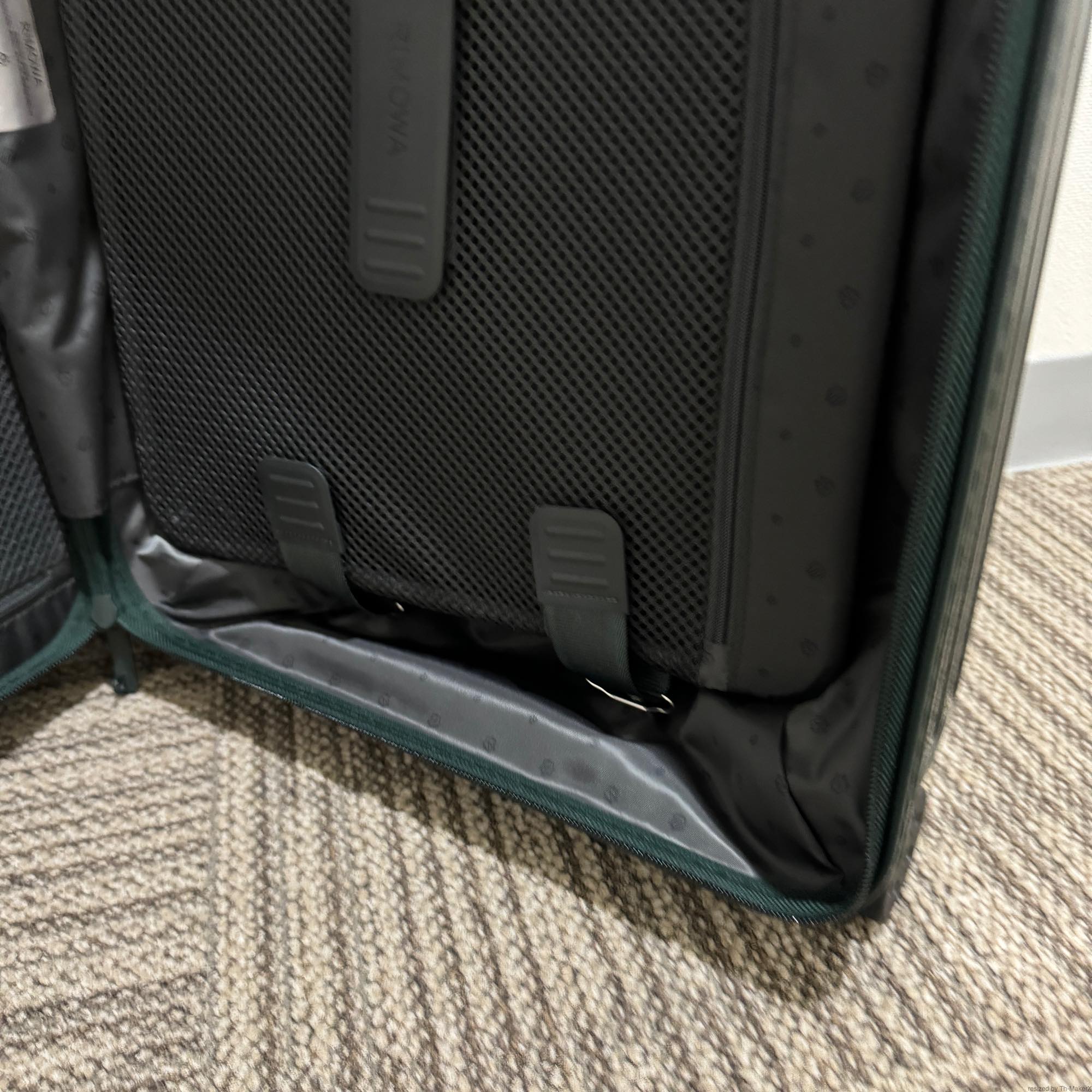 リモワ エッセンシャル 832.52.68.1 キャビンS 32L 在庫商品 グリーングロス