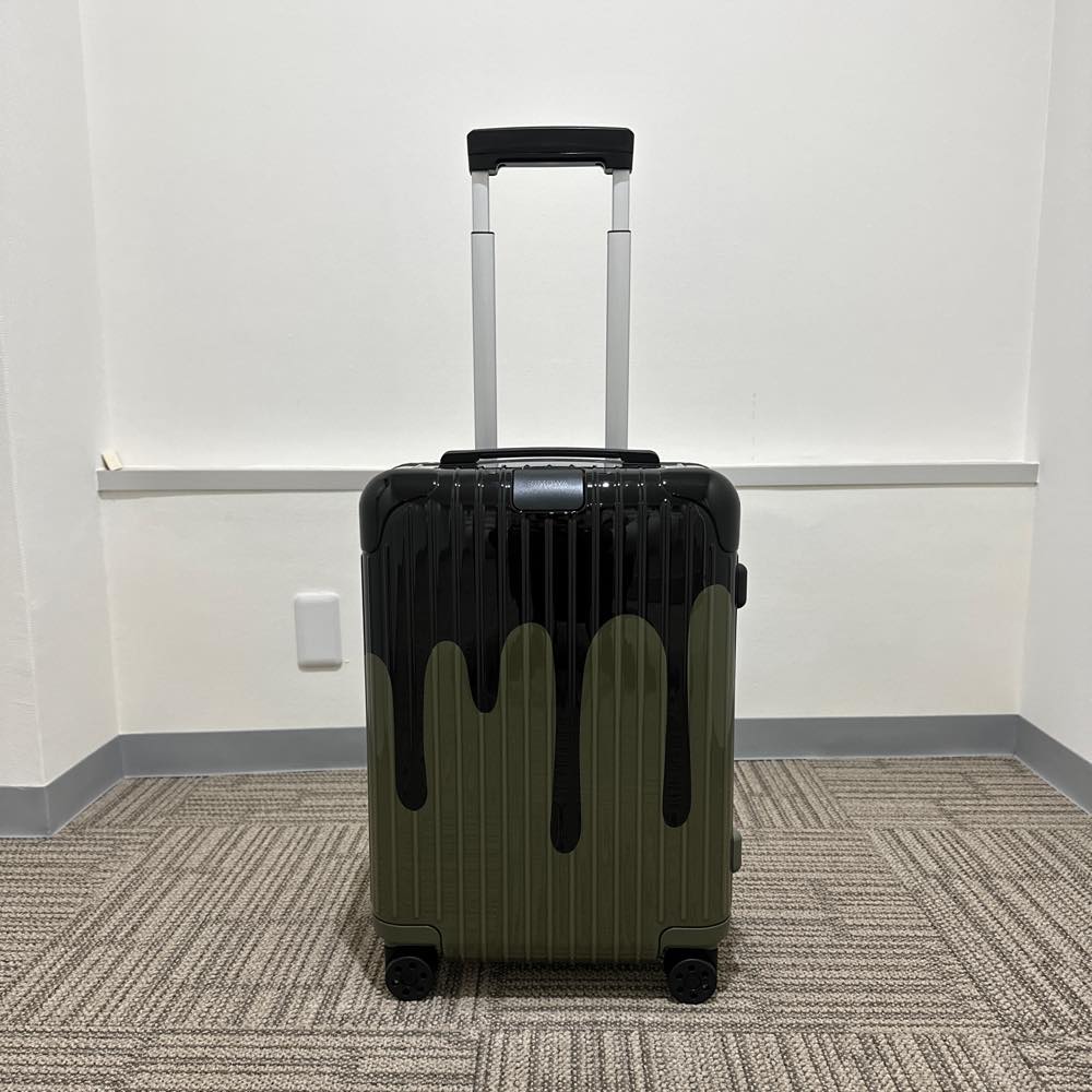 リモワ × カオス 限定コラボ 832.90.03.9 エッセンシャル キャビン ブラック×オリーブ 36L