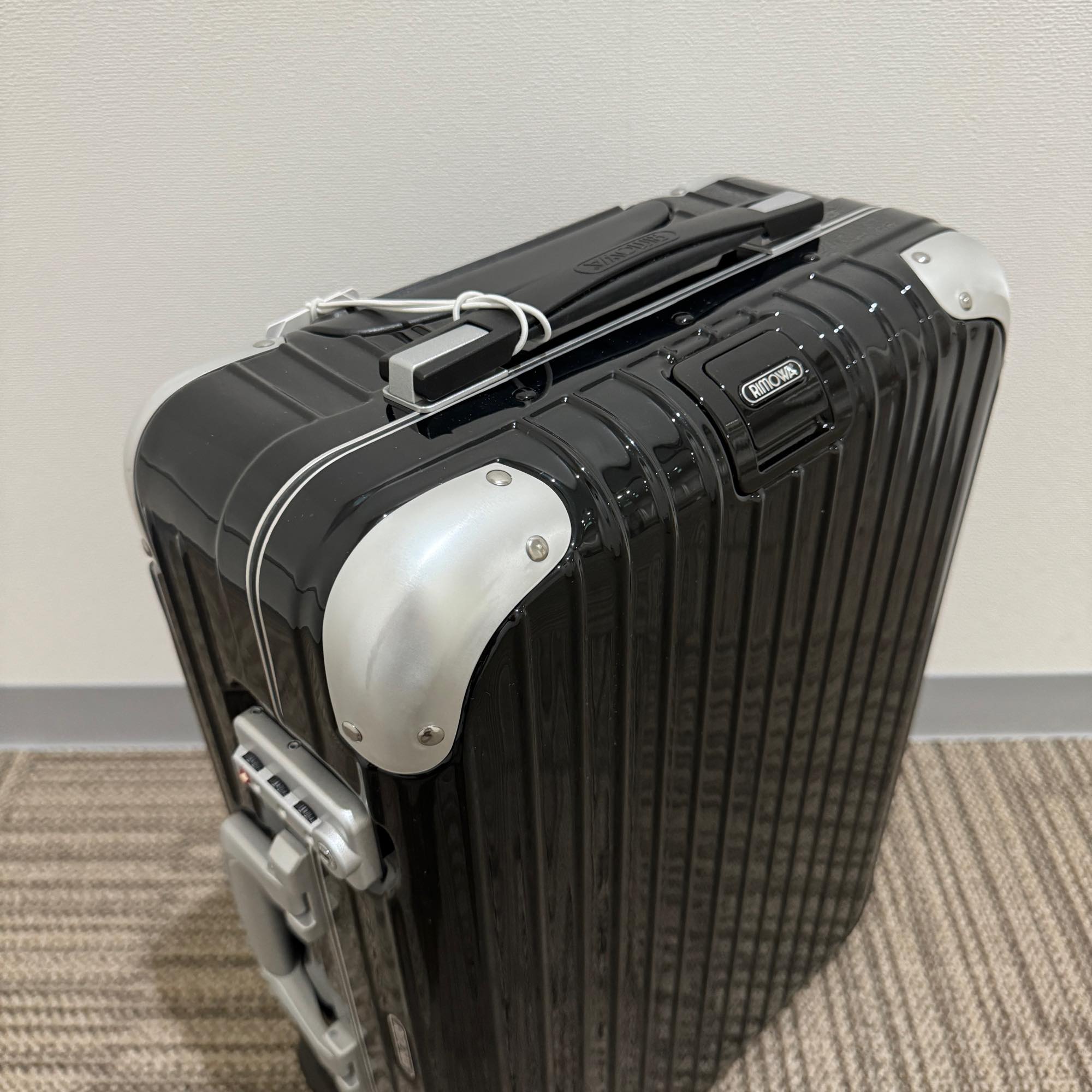 リモワ リンボ 880.52.50.2 新品 32リットル 2輪