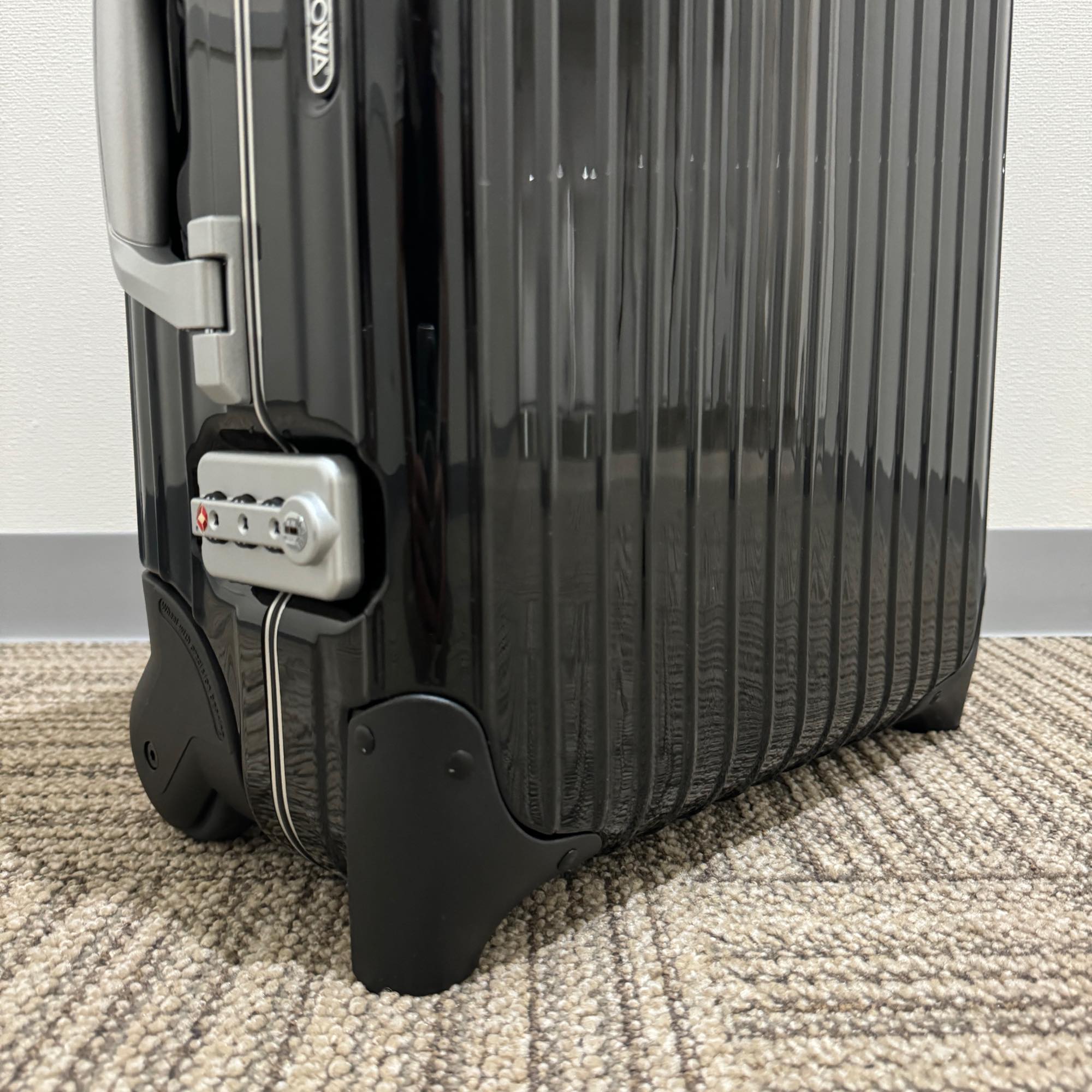 リモワ リンボ 880.52.50.2 新品 32リットル 2輪