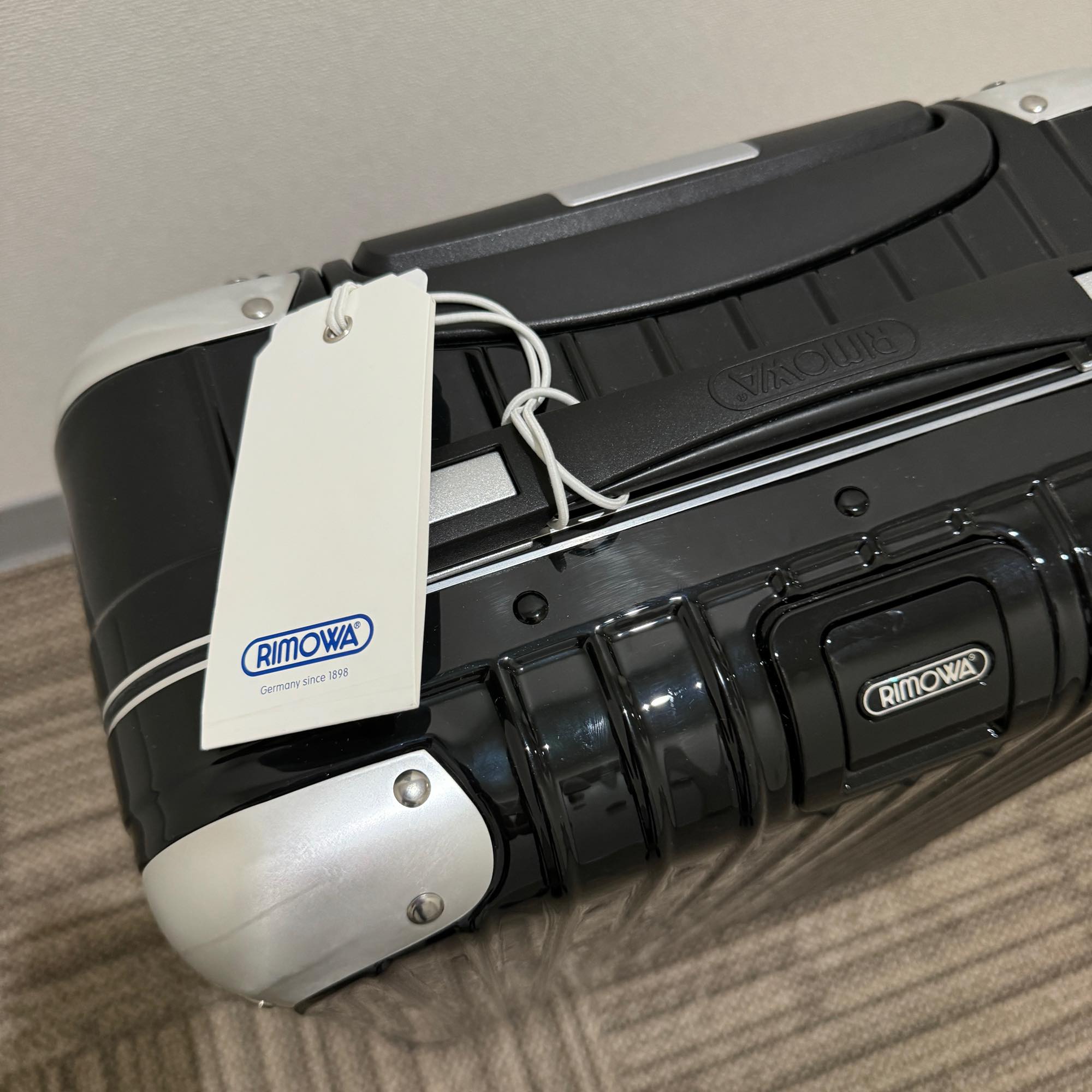 リモワ リンボ 880.52.50.2 新品 32リットル 2輪
