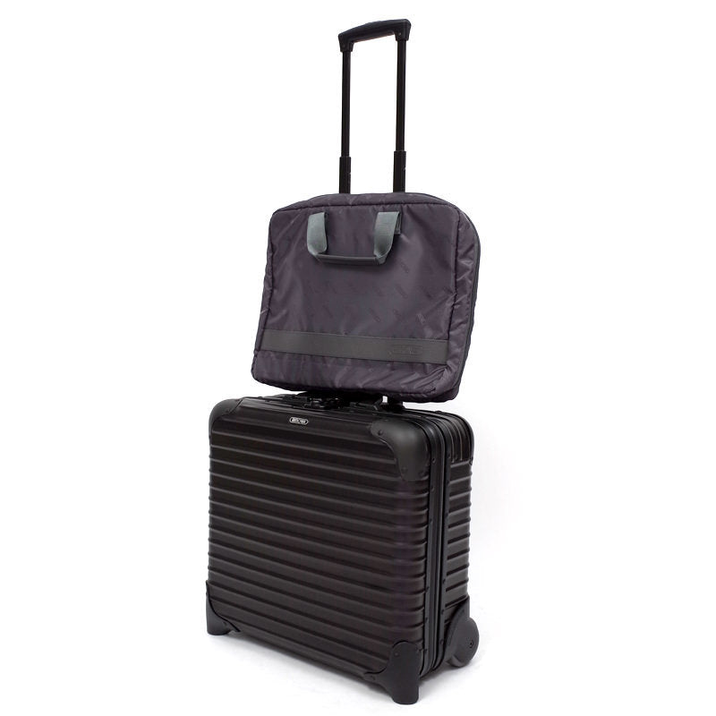 リモワ トパーズ ステルス 在庫商品 923.40.01.2 28リットル 2輪