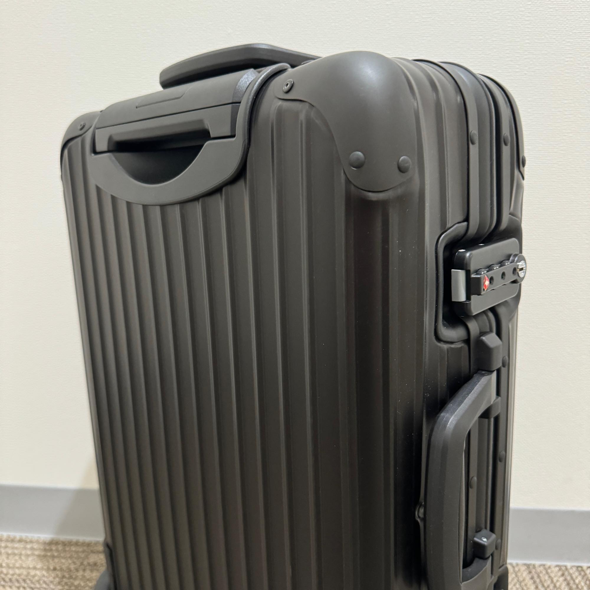 ルフトハンザ リモワ アルミニウムステルス 921.90.02.4 新品 32リットル 2輪
