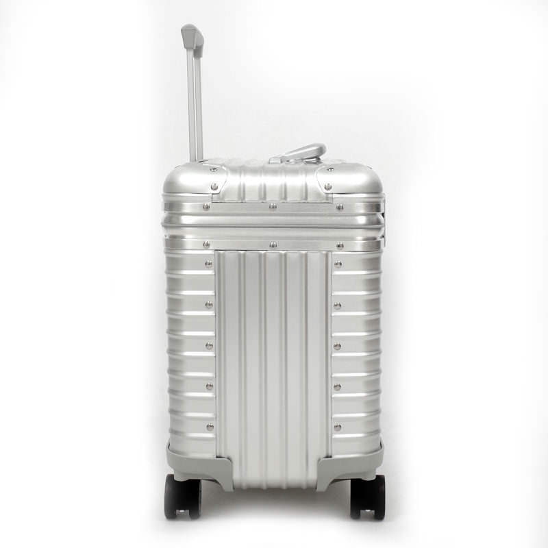 リモワ パイロット 920.51.00.4 在庫商品 37リットル 4輪