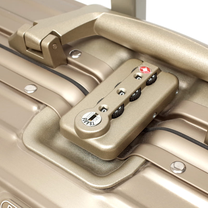 リモワ トパーズ チタニウム 923.40.03.4 在庫商品 26リットル 4輪