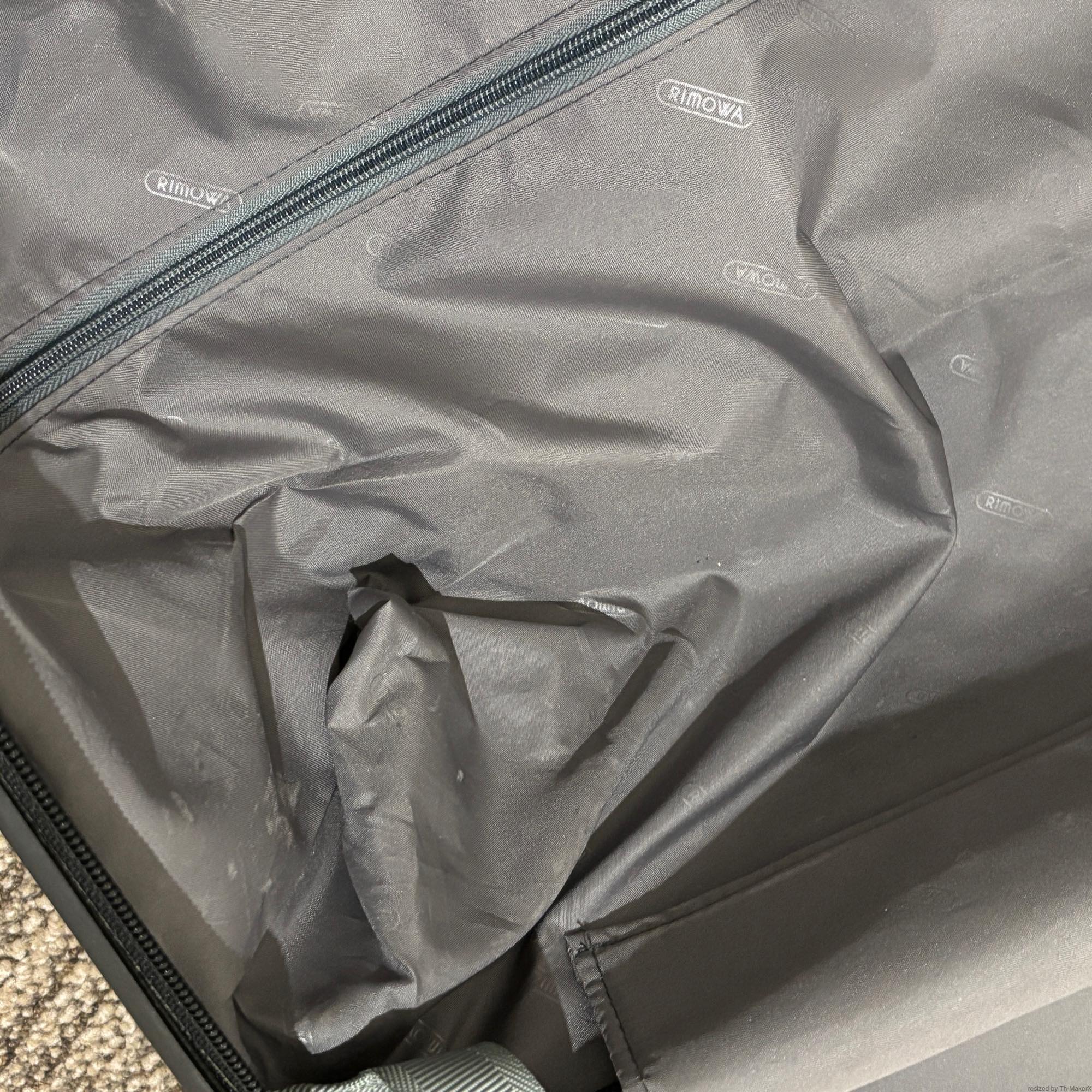 リモワ エッセンシャル(サルサ) 中古美品 856.52-10 35リットル 2輪