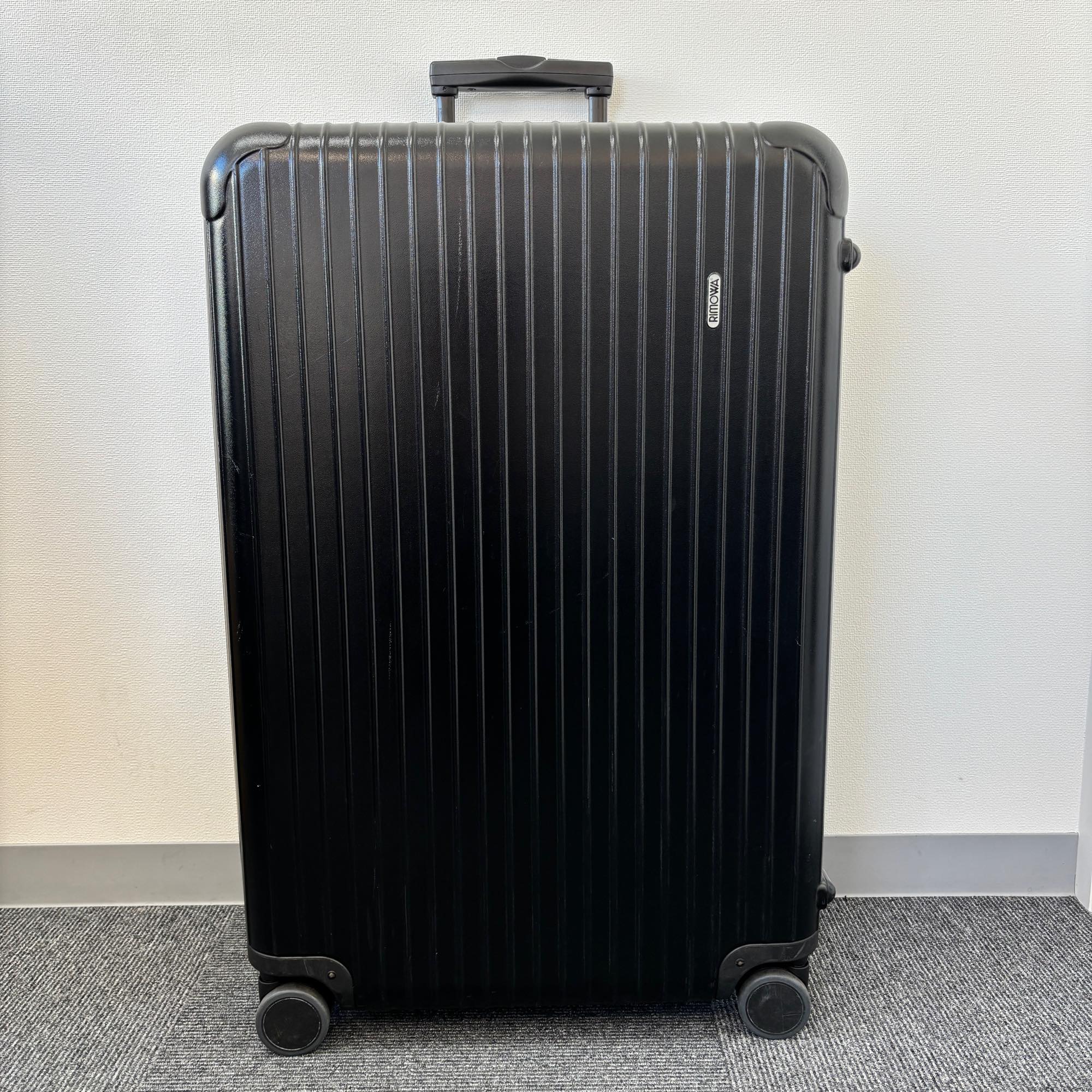 リモワ サルサ(エッセンシャル) 871.77-11 107リットル 中古美品 4輪