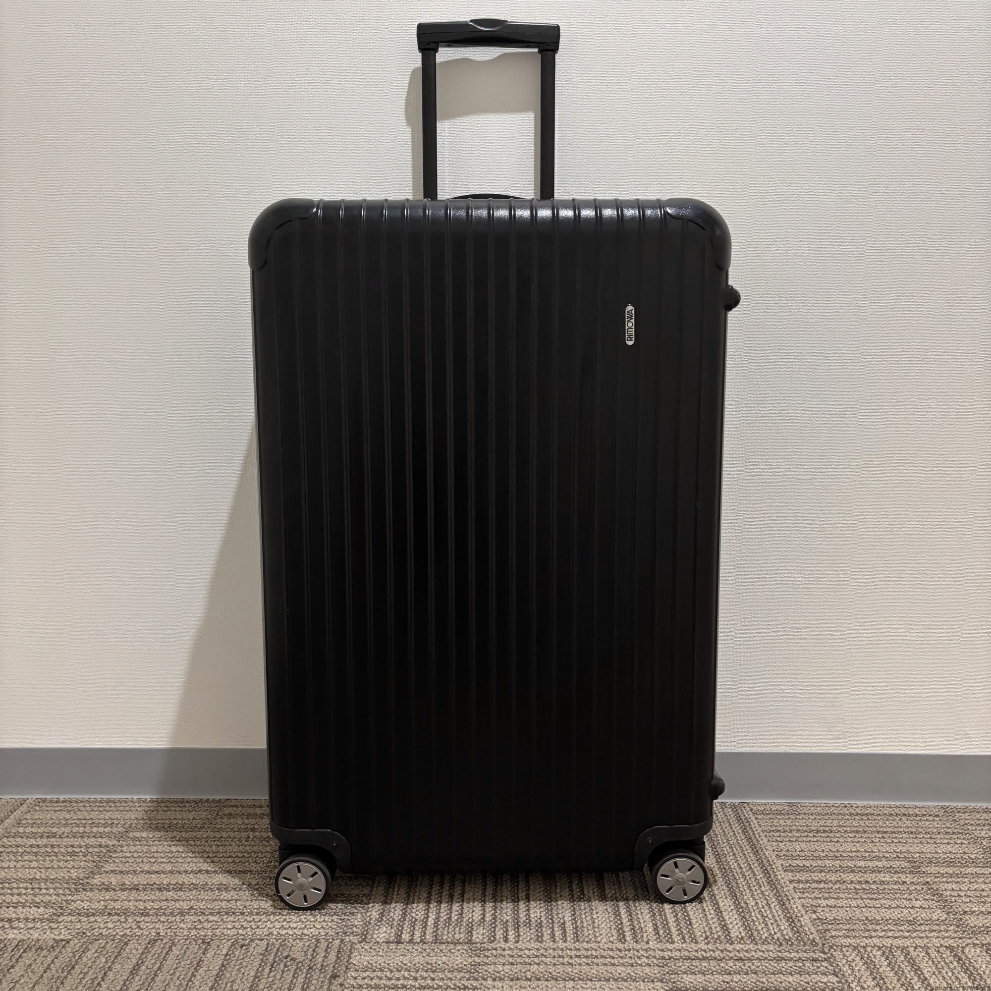 リモワ エッセンシャル(サルサ) 871.77-12 107リットル 中古商品 4輪