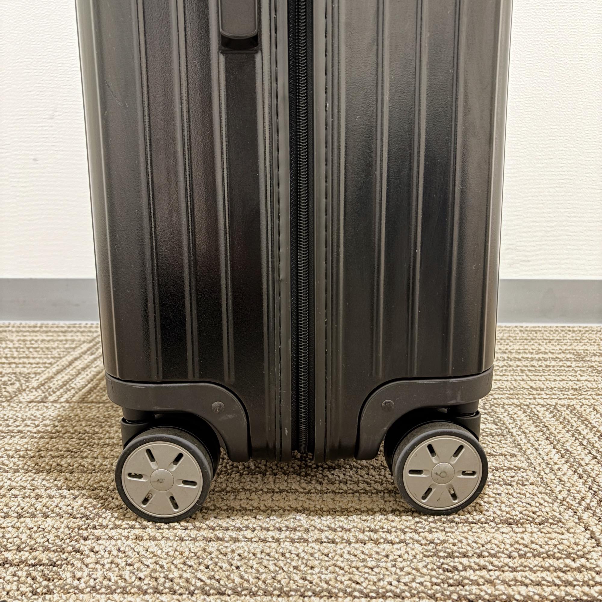 リモワ エッセンシャル(サルサ) 871.77-12 107リットル 中古商品 4輪