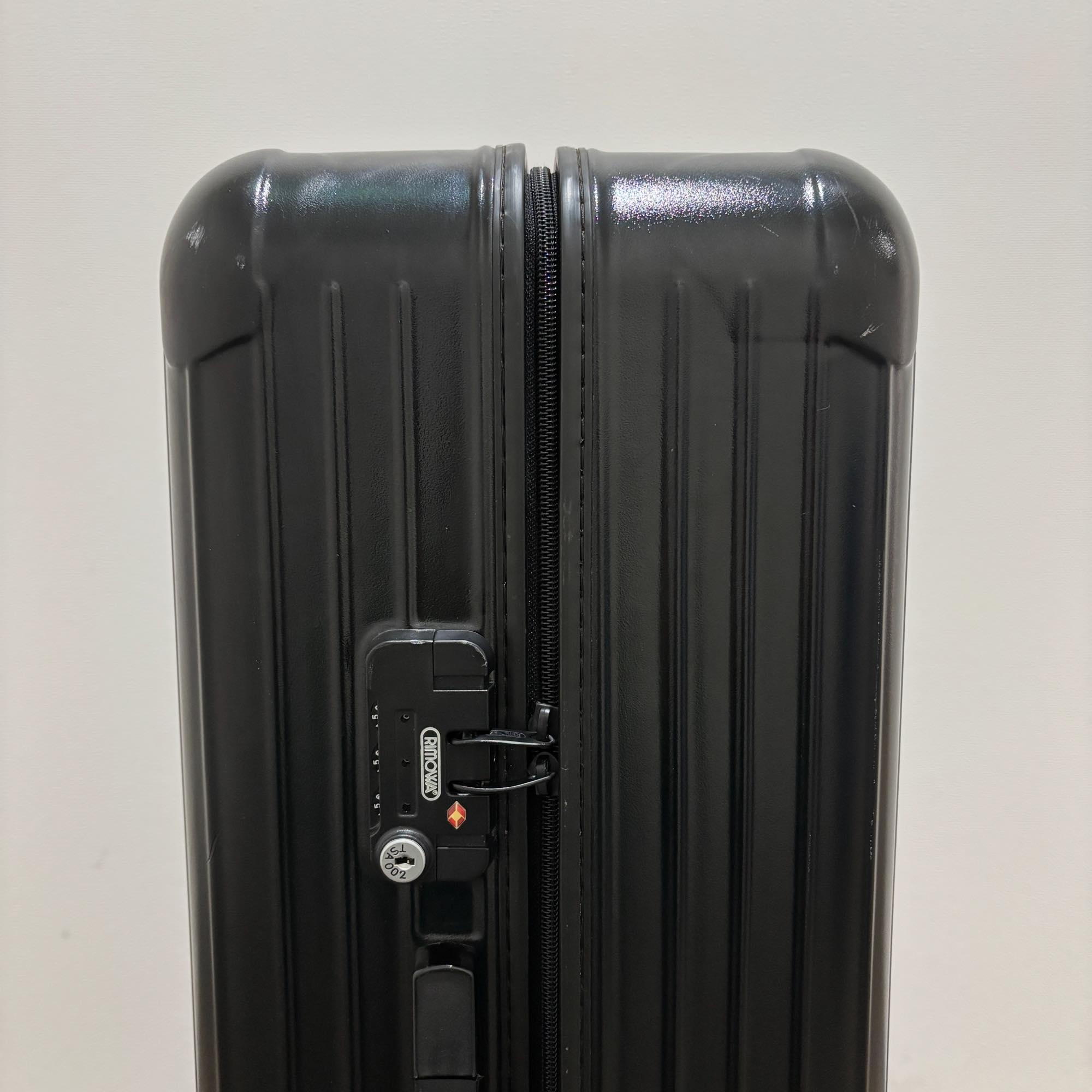 リモワ エッセンシャル(サルサ) 871.77-13 107リットル 中古美品 4輪
