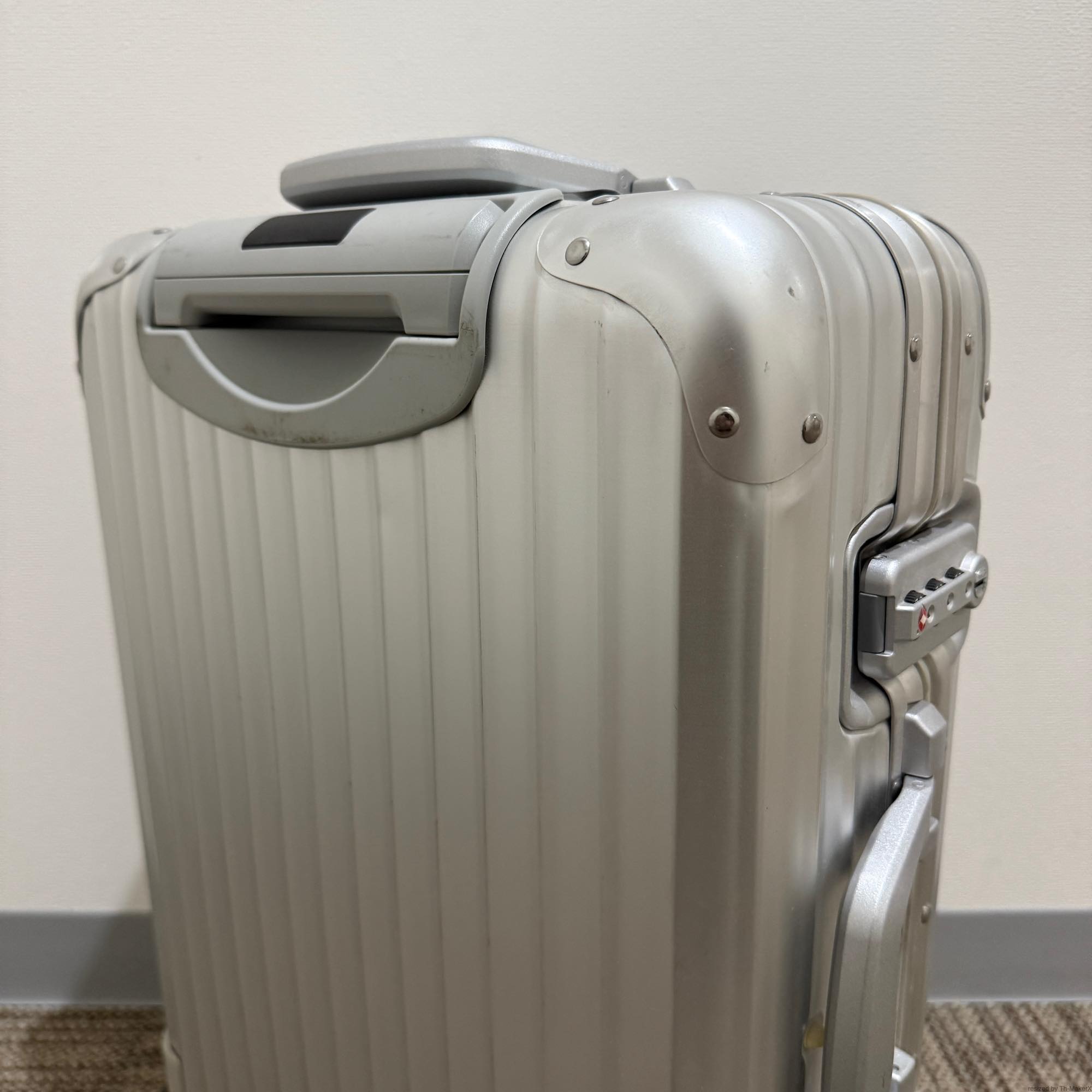 リモワ トパーズ 929.52-13 中古美品 32リットル 2輪