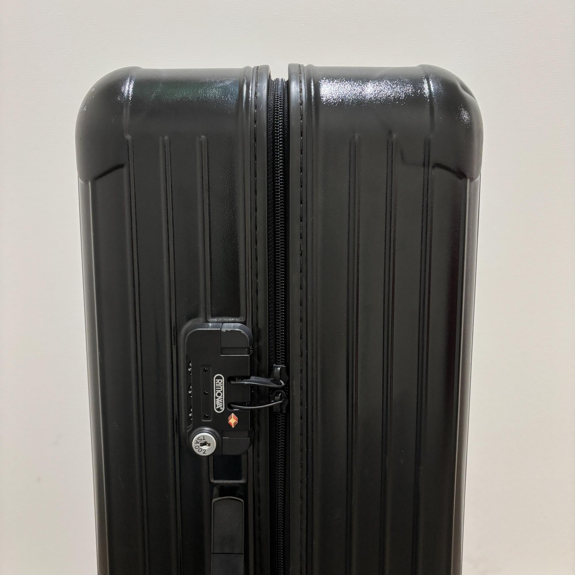 リモワ エッセンシャル(サルサ) 871.77-14 107リットル 中古美品 4輪