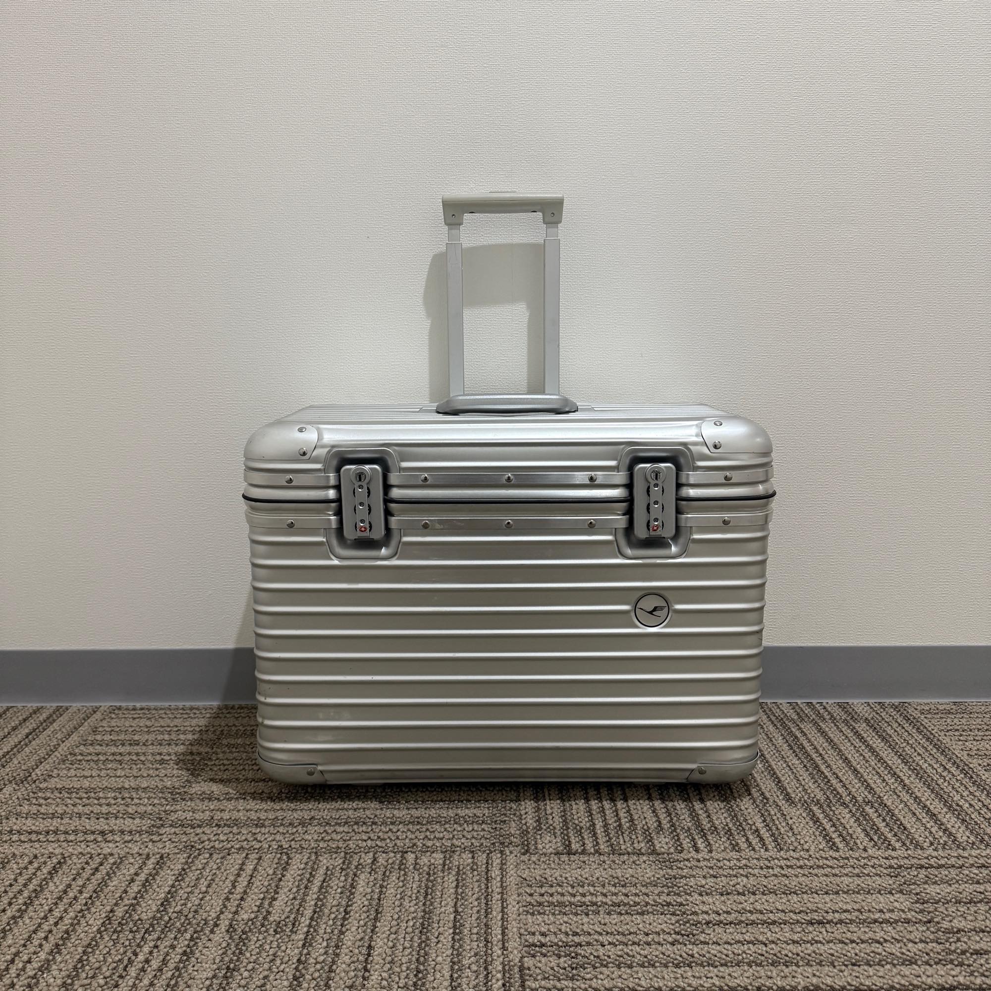 ルフトハンザ リモワ パイロット 1730308 中古美品 46リットル 2輪