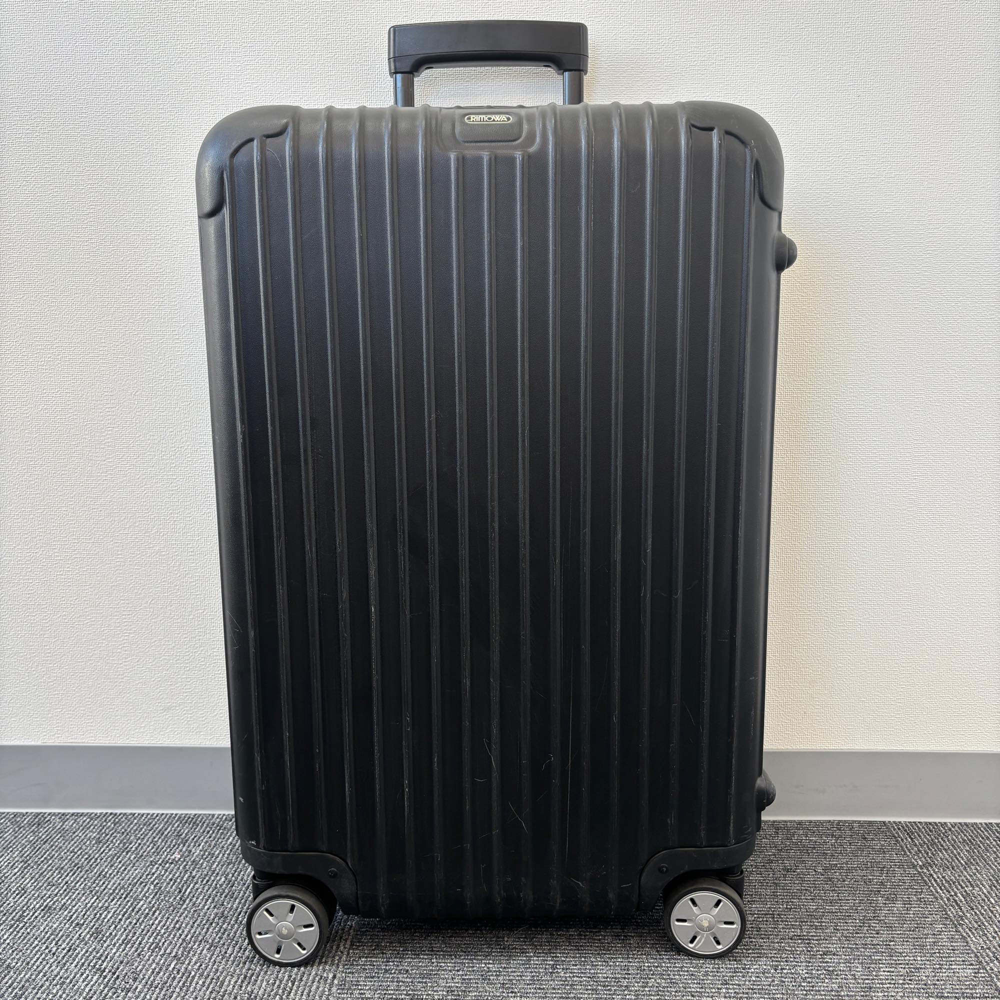 リモワ サルサ(エッセンシャル) 810.63-2 中古商品 58リットル 4輪