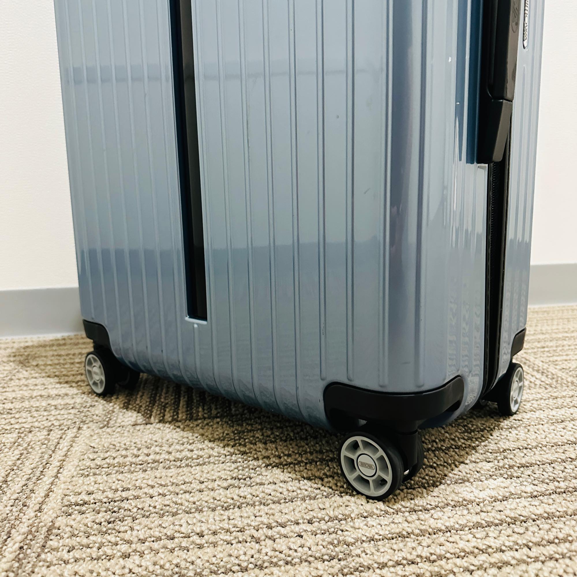リモワ サルサ エアー 820.63.78.4 65リットル 中古美品 4輪