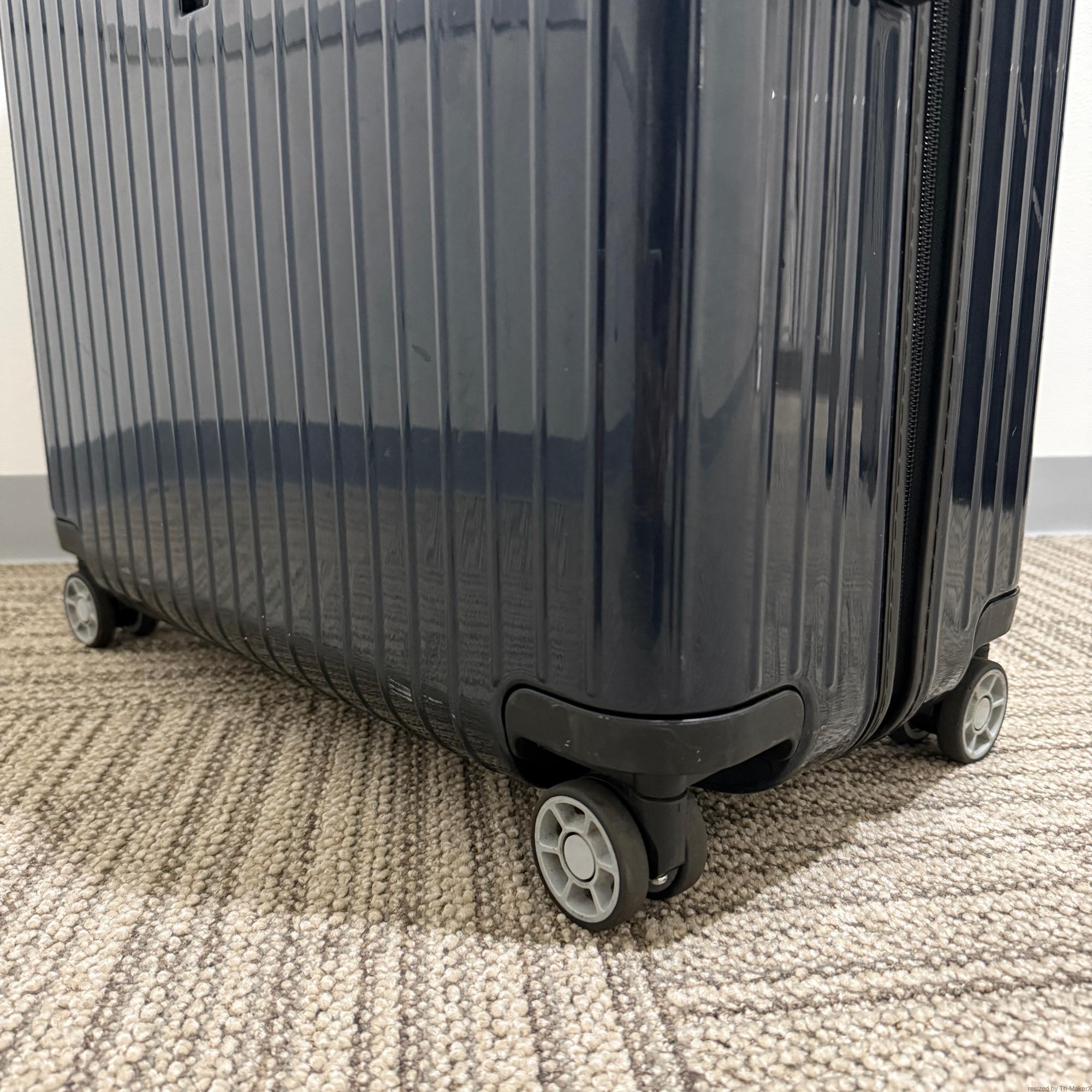 リモワ サルサ エアー 820.77-2 105リットル 中古商品 4輪