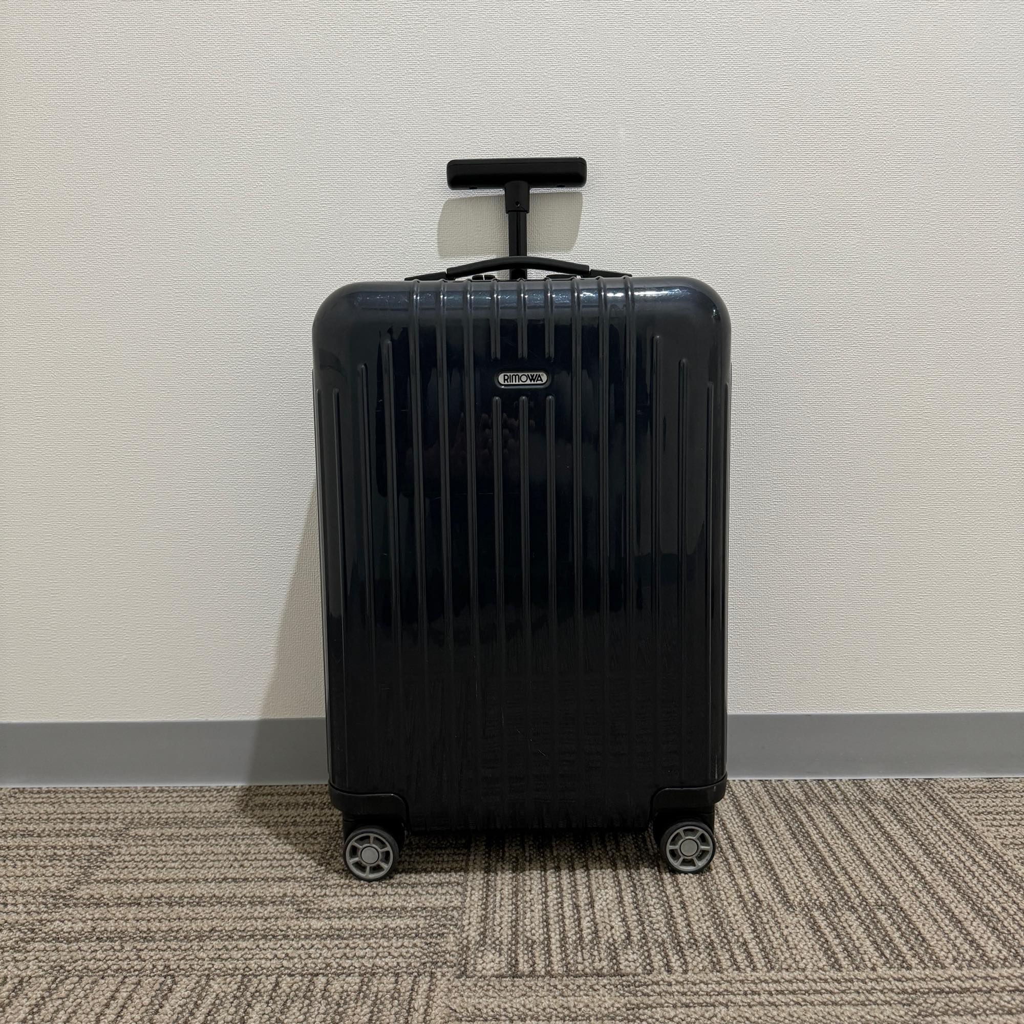 リモワ サルサエアー 中古美品 825.52-2 33リットル 4輪