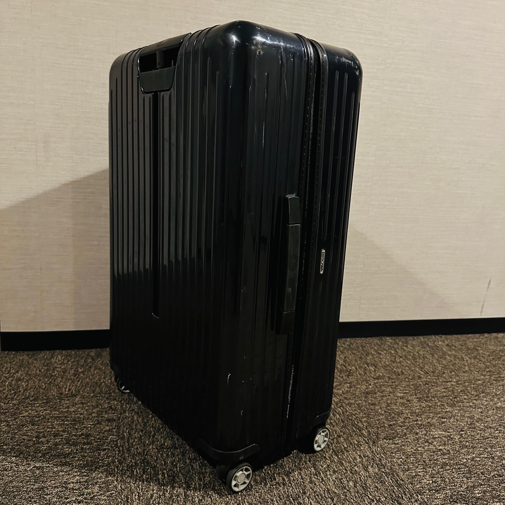 リモワ サルサエアー 825.70-2 80リットル 中古商品 4輪