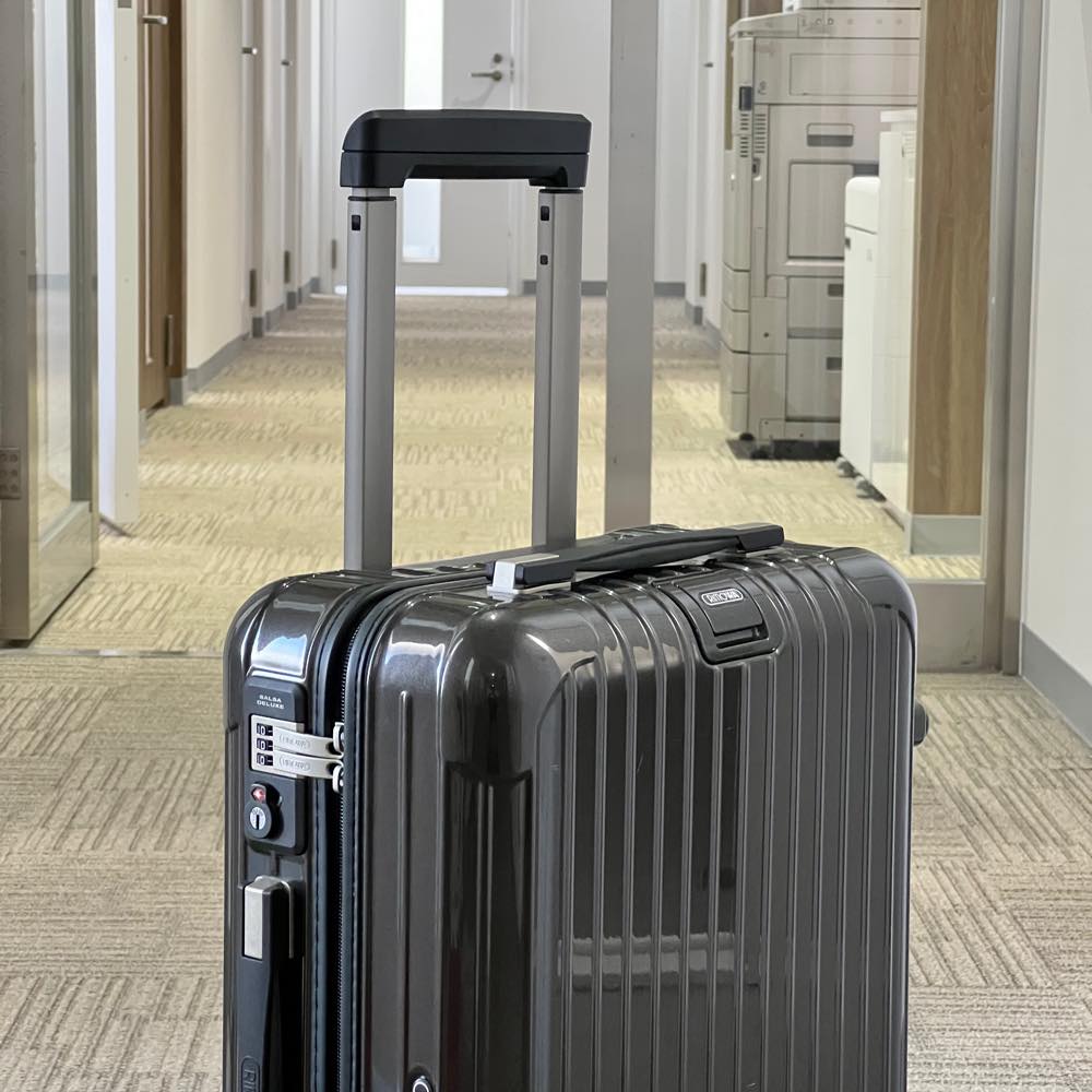 リモワ サルサ デラックス 830.52.50.4-2 32リットル 中古商品 4輪
