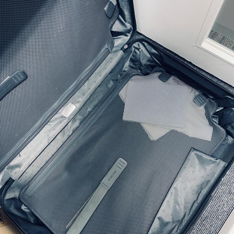 リモワ エッセンシャル 832.73 チェックインL 85L 中古美品 マットブラック