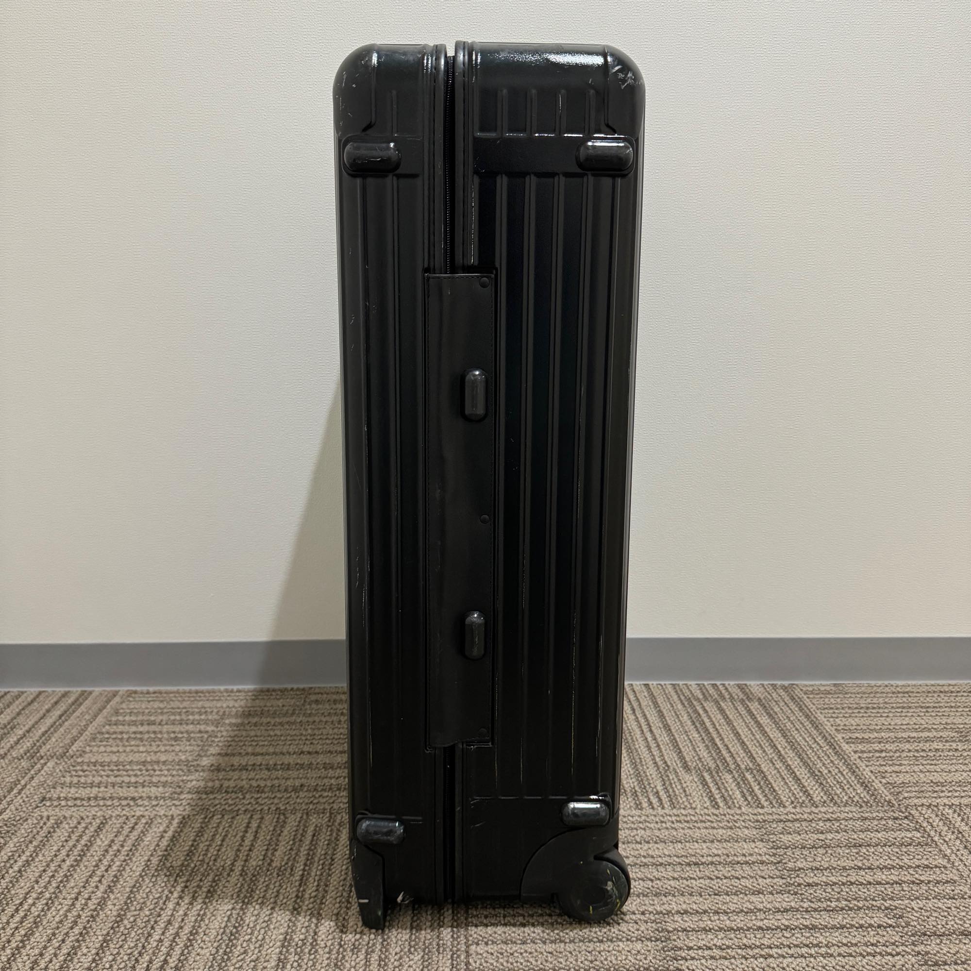 リモワ サルサ 851.77-2 104リットル 中古商品 2輪