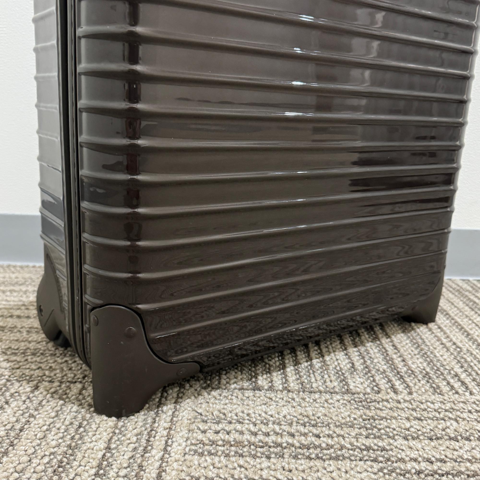リモワ サルサデラックス 852.40-2 中古美品 25リットル 2輪