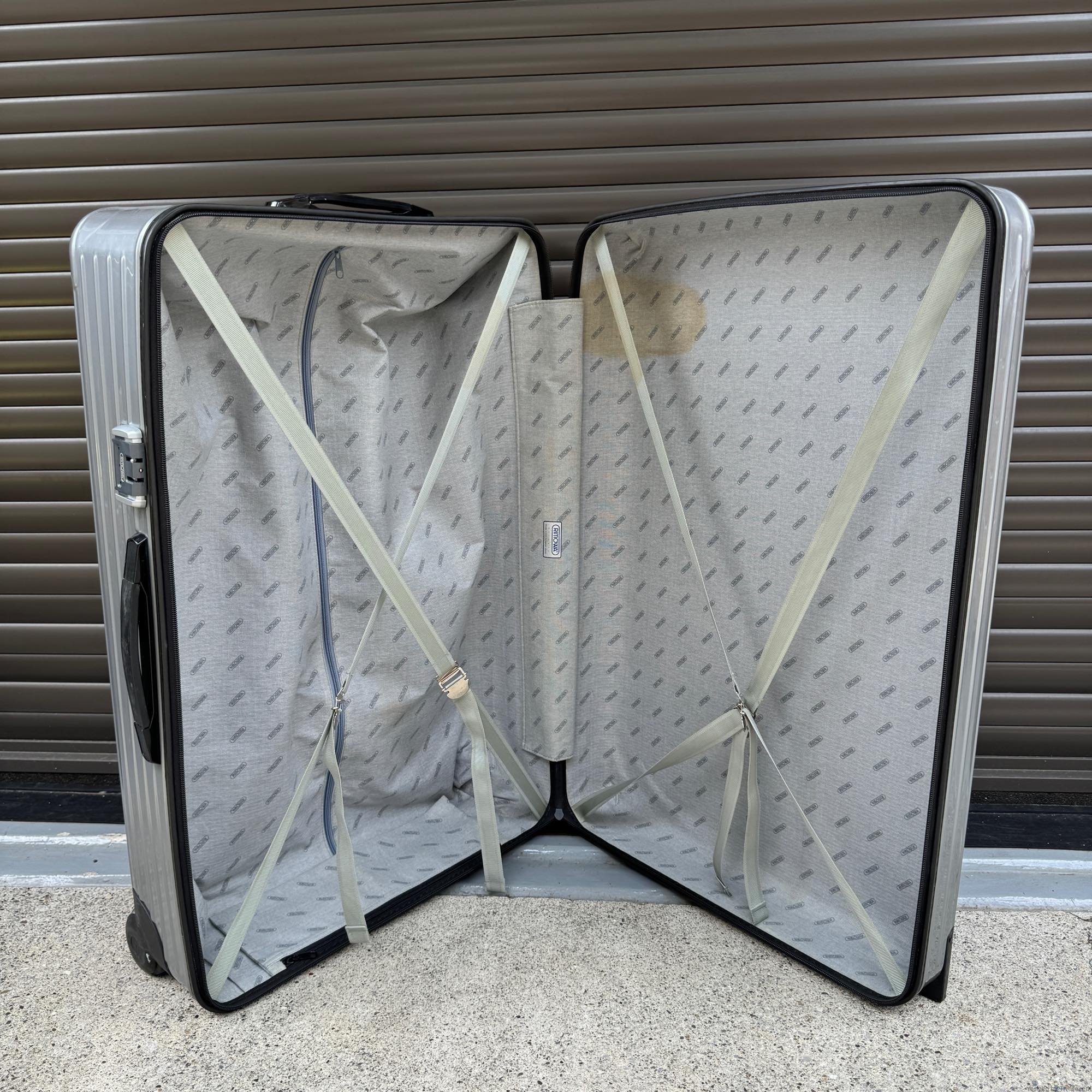 リモワ サルサ 中古商品 856.77-2 104リットル 2輪
