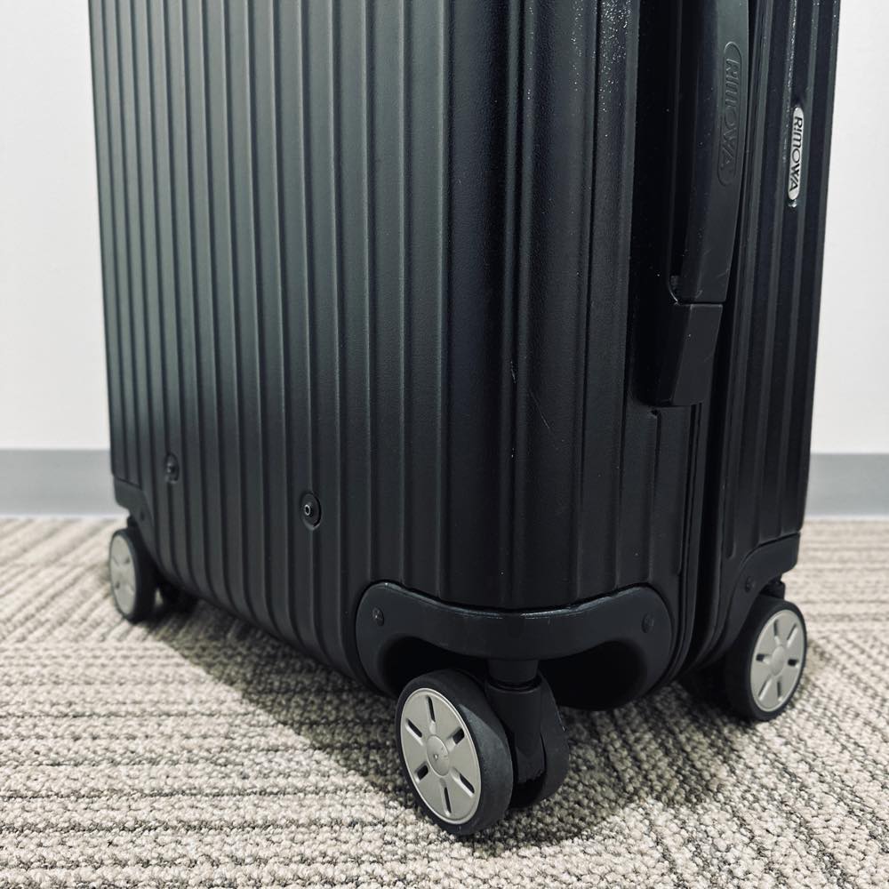リモワ サルサ U871.56-2 48リットル 中古美品 4輪