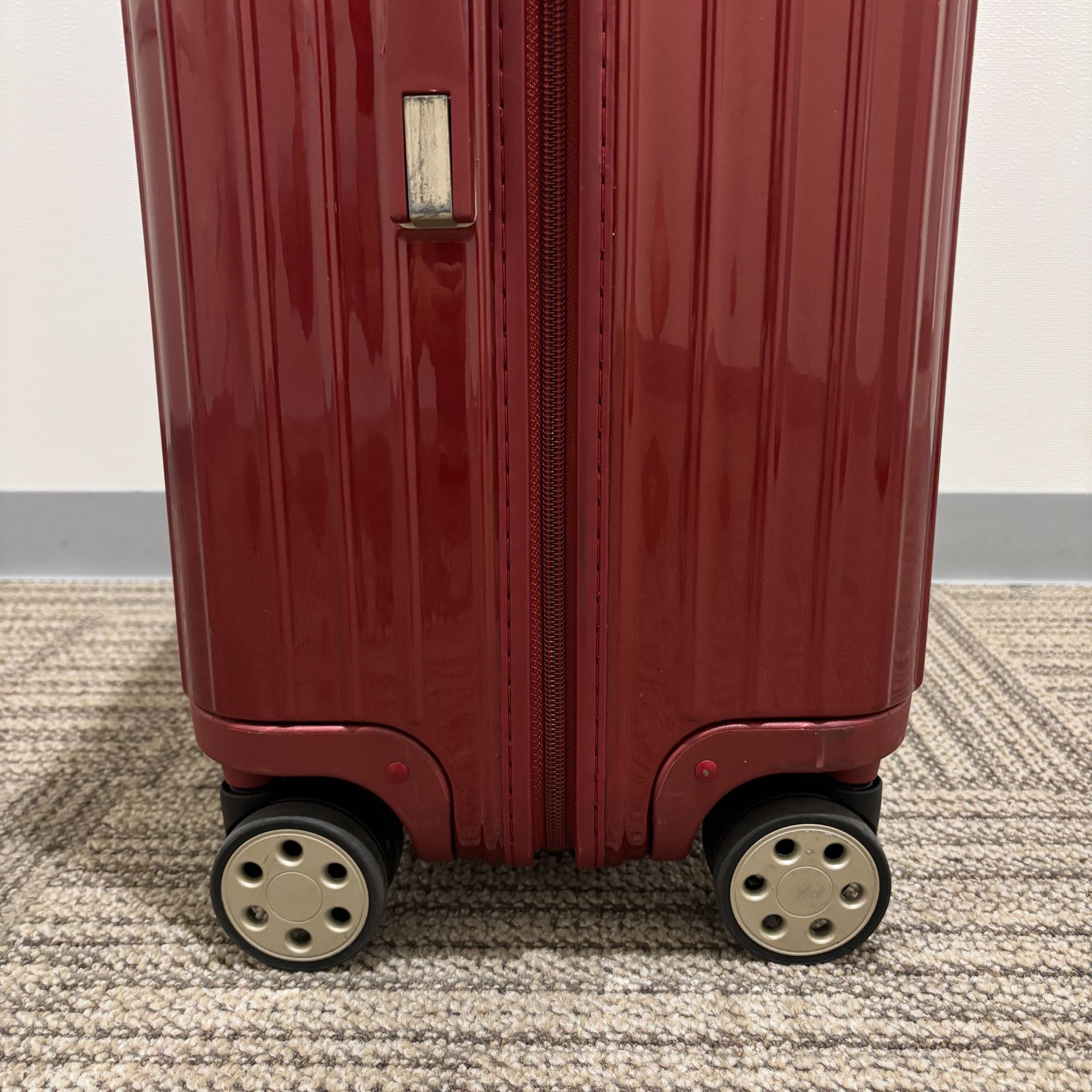 リモワ エッセンシャル(サルサデラックス) 873.70-2 中古商品 86リットル 4輪