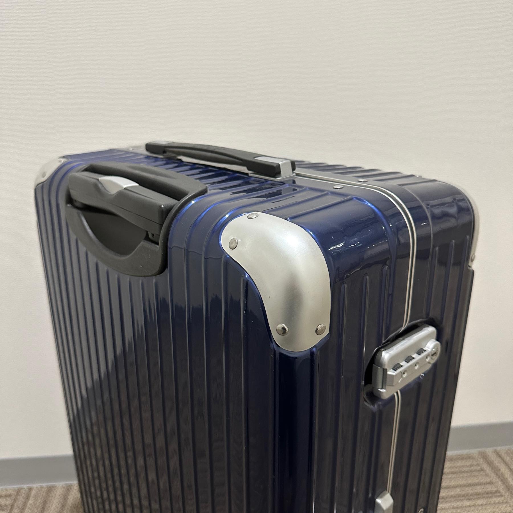 リモワ リンボ 891.70-2 82L 中古美品 4輪