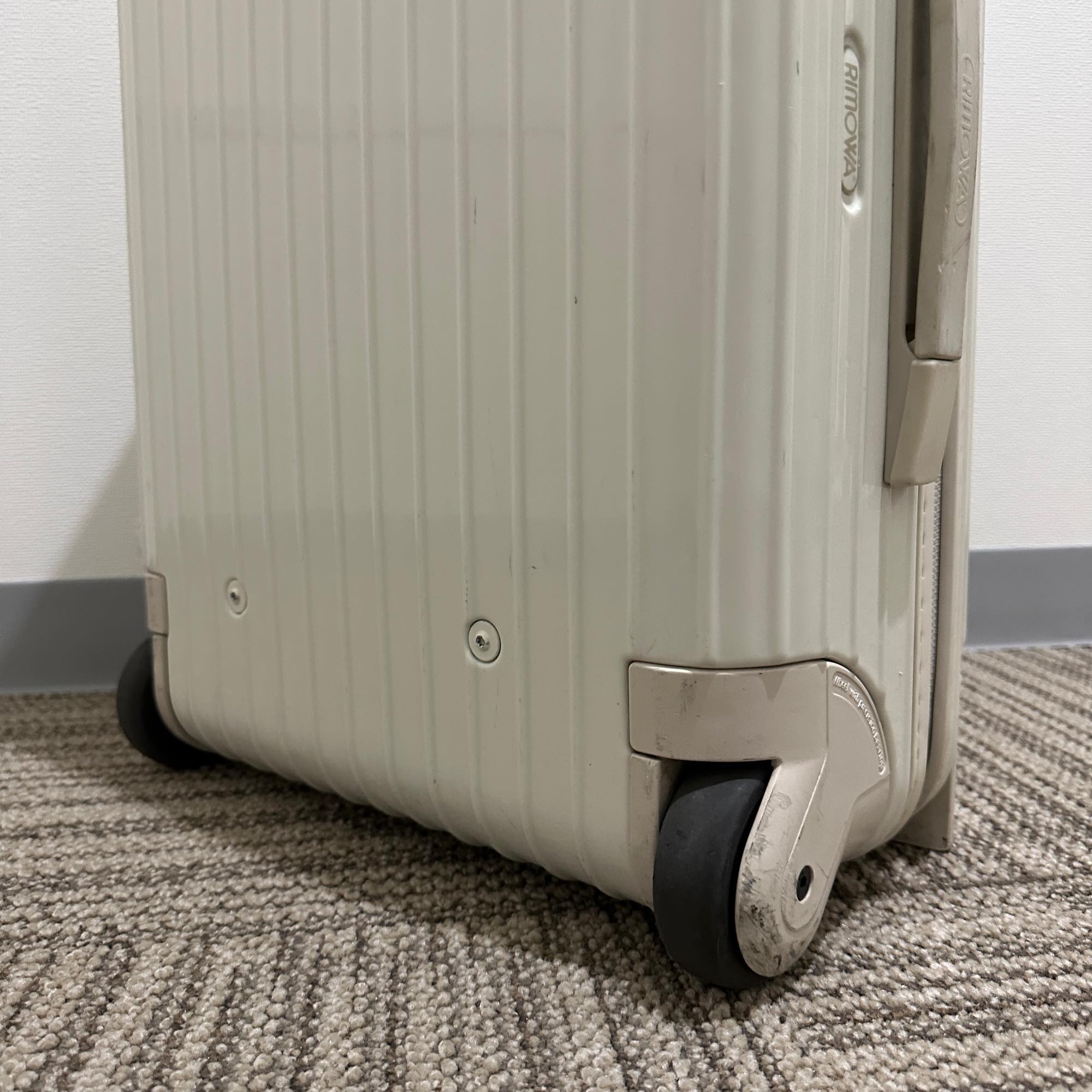 リモワ ユナイテッドアローズ限定 サルサ 895.46-2 中古商品 32リットル 2輪