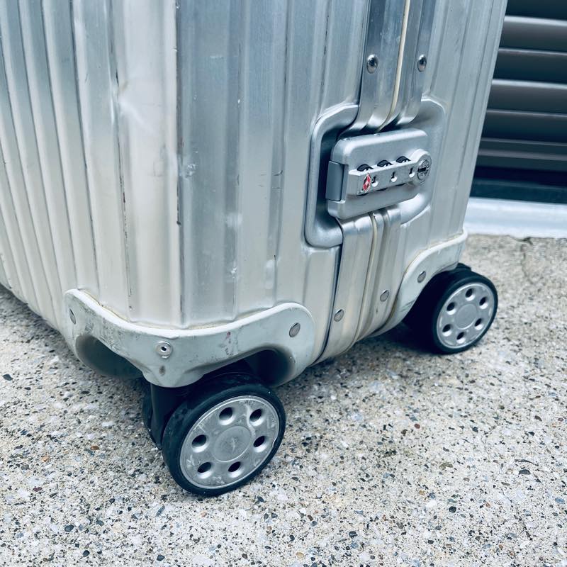 リモワ トパーズ 中古商品 U2-920.70 82リットル 4輪