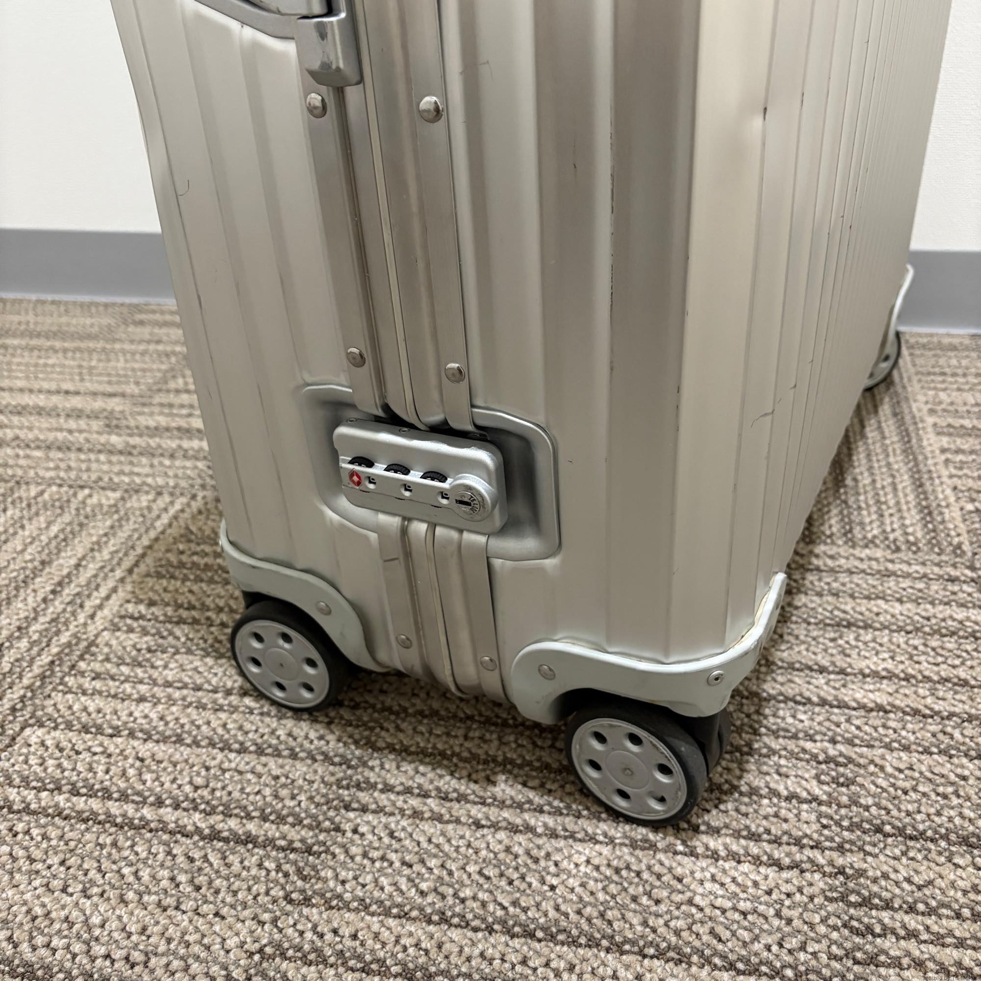 リモワ トパーズ U920.77-2 中古商品 98リットル 4輪