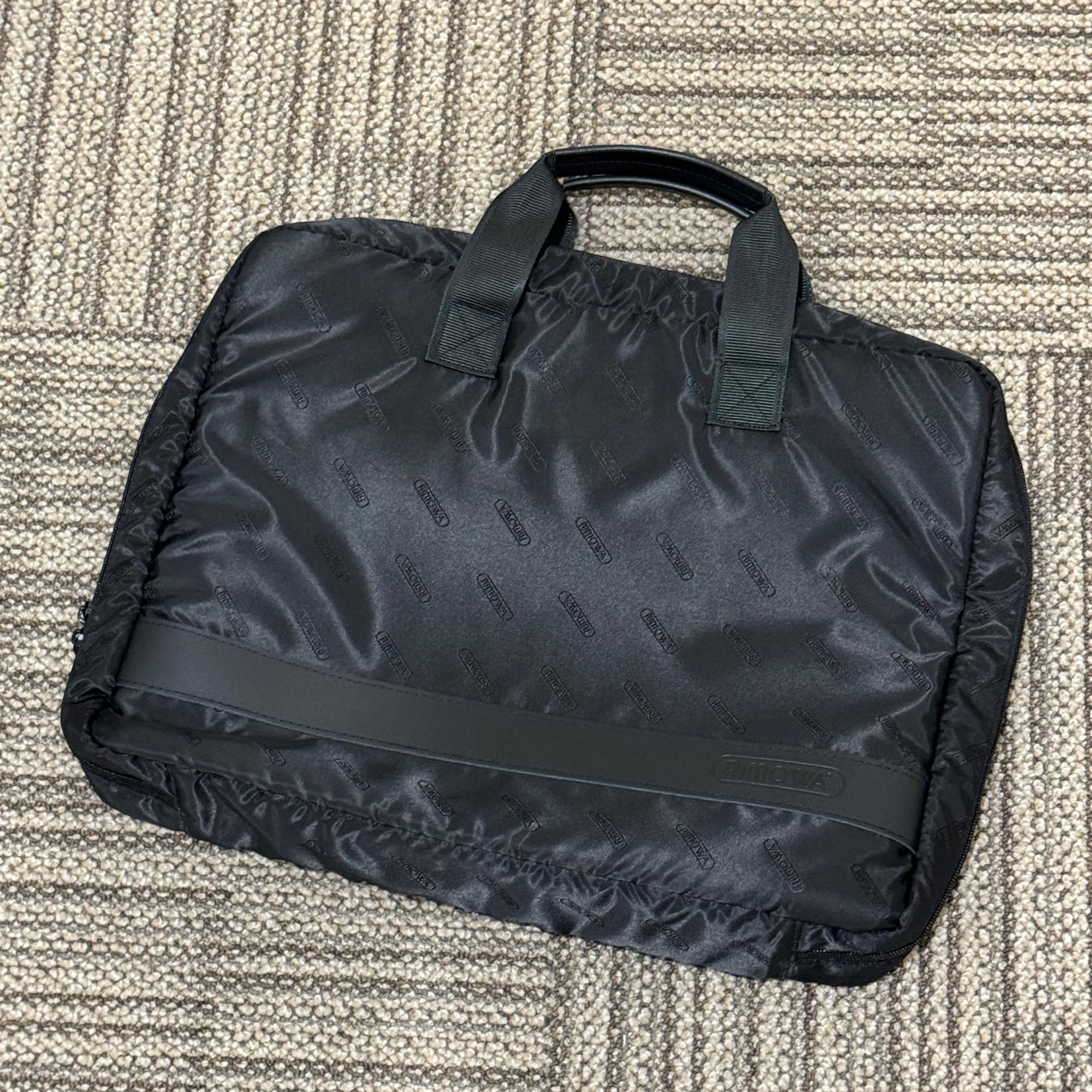 リモワ パイロット 中古美品 923.50-2 34リットル 2輪