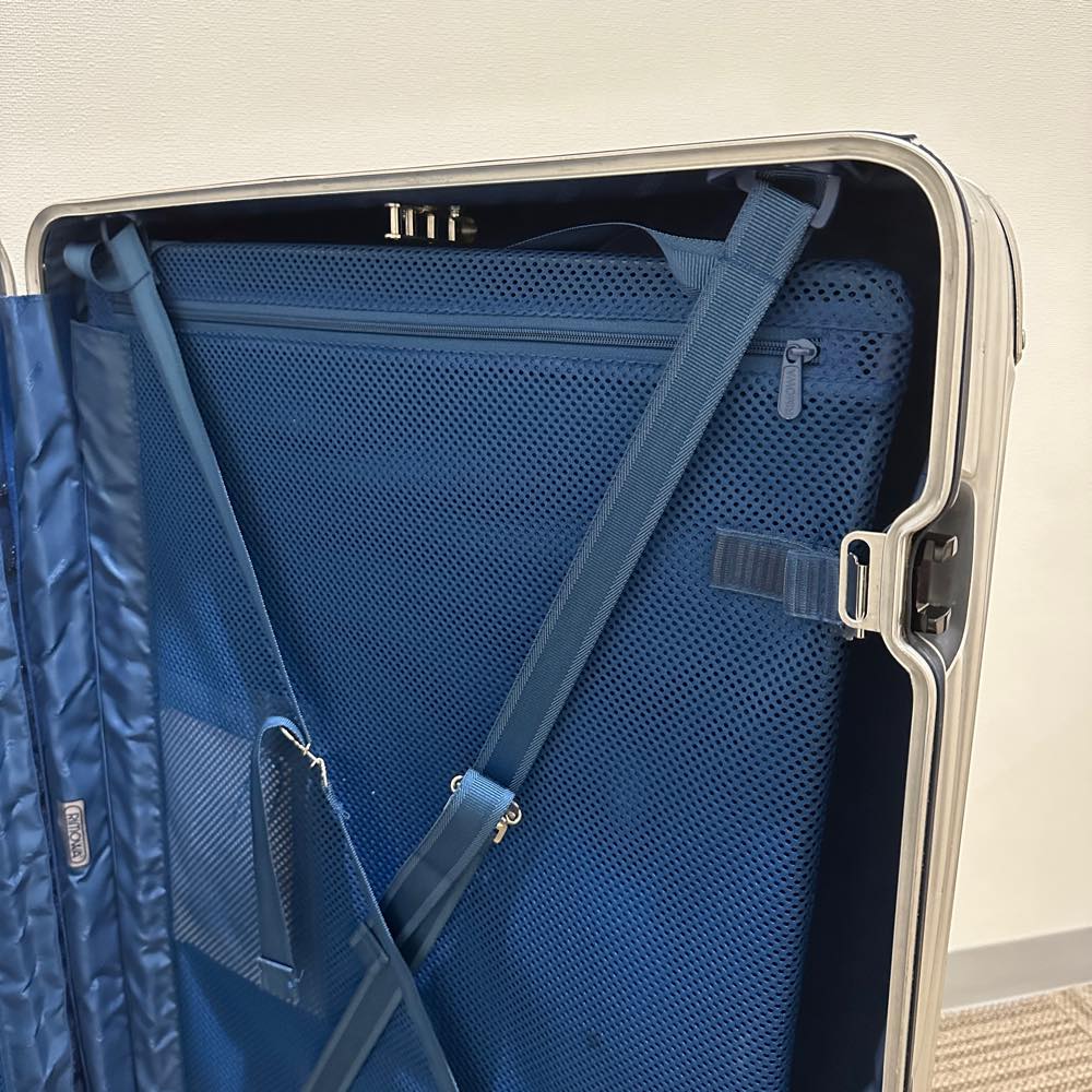 リモワ シルバーインテグラル 中古品 U923.77-2 104リットル 4輪