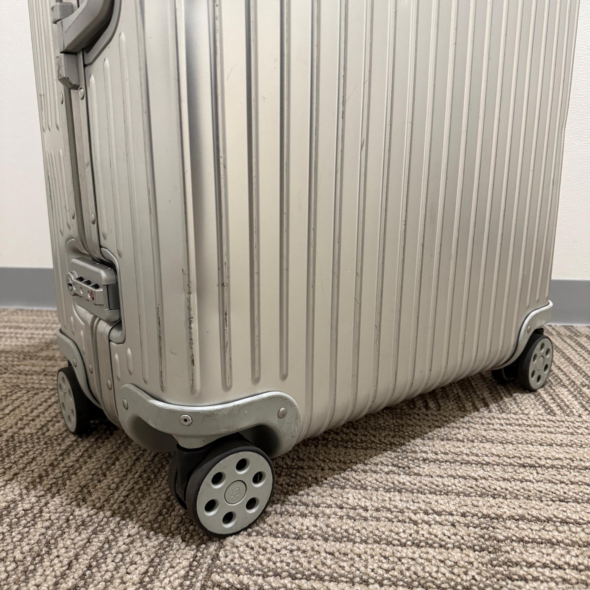 リモワ オリジナル チェックインL 925.73.00.4-2 シルバー 中古商品 86リットル 4輪