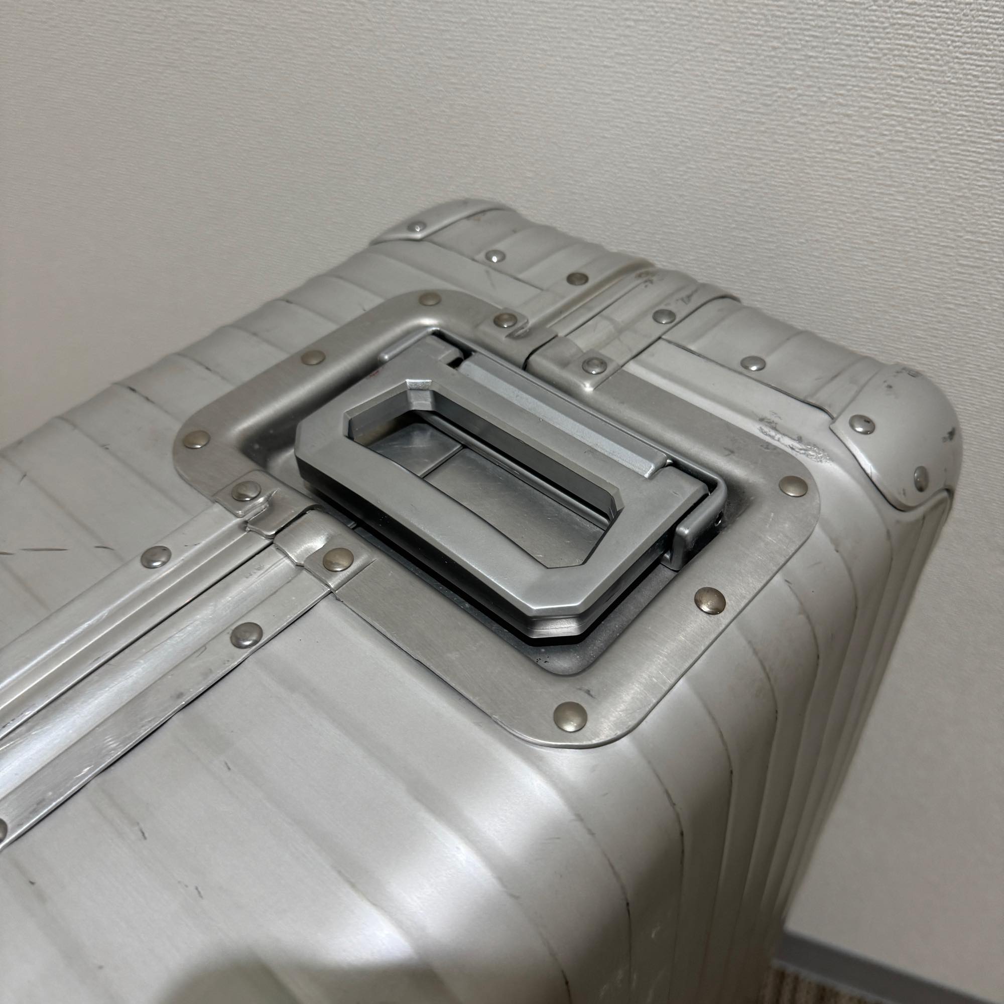 リモワ トパーズ 中古商品 931.77-2 104リットル 4輪