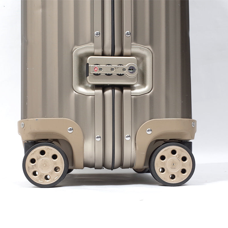 リモワ トパーズ チタニウム 中古商品 945.77-2 98リットル 4輪