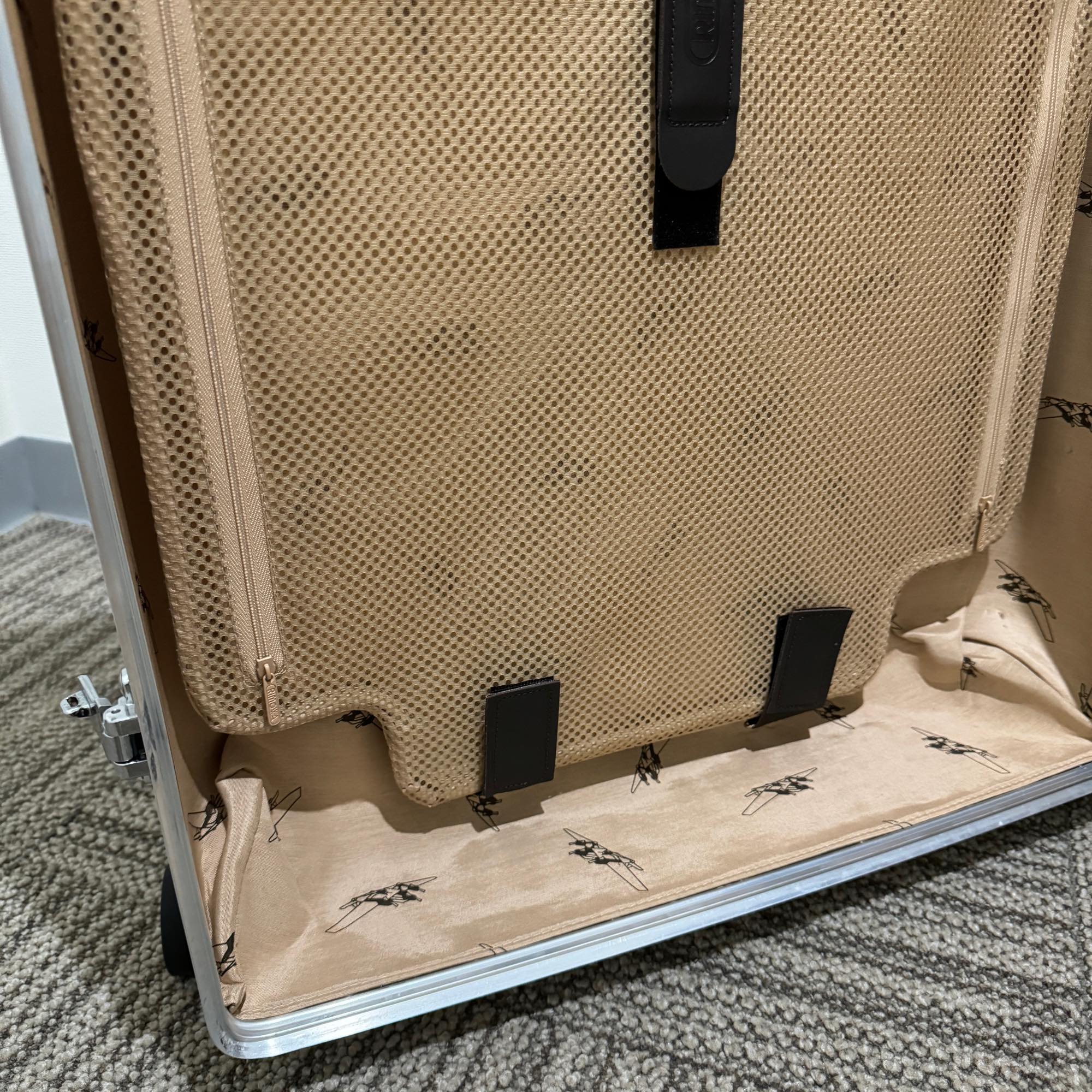 リモワ クラシックフライト 中古美品 971.70-2 76リットル 4輪